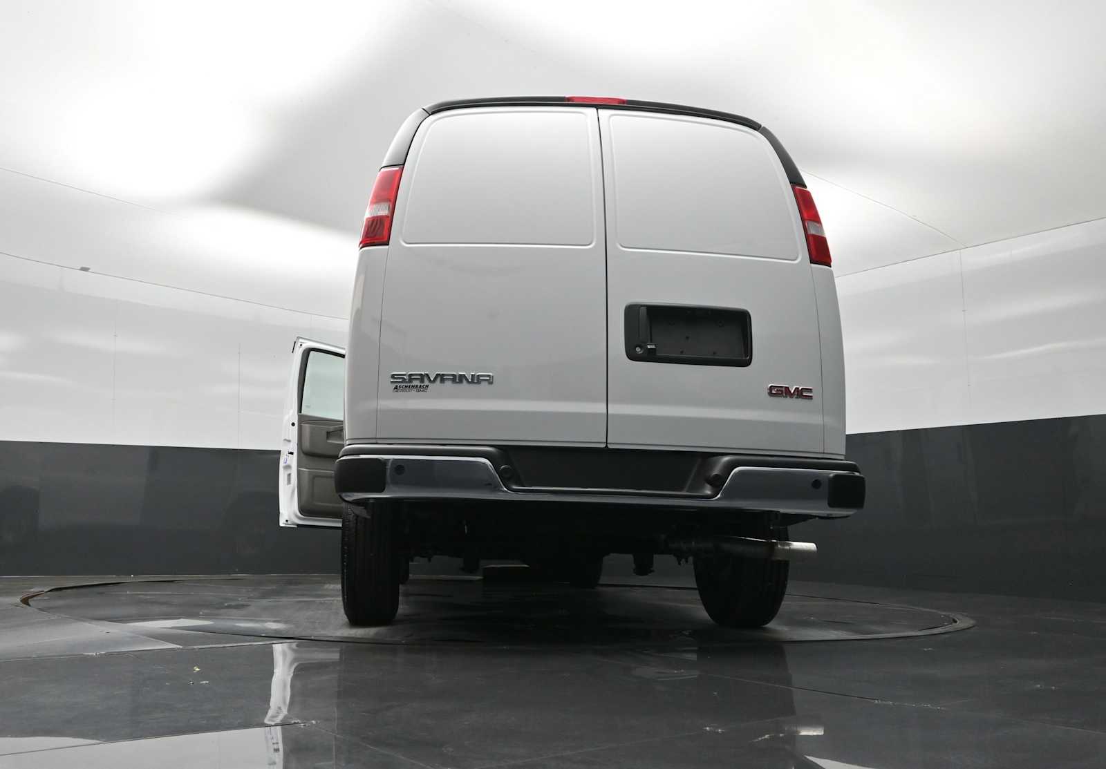2026 GMC Savana Cargo 3500
