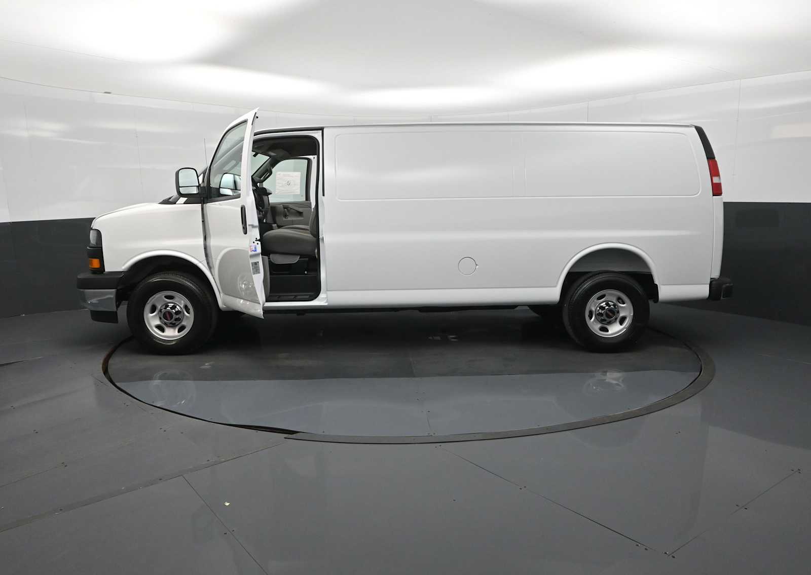 2026 GMC Savana Cargo 3500