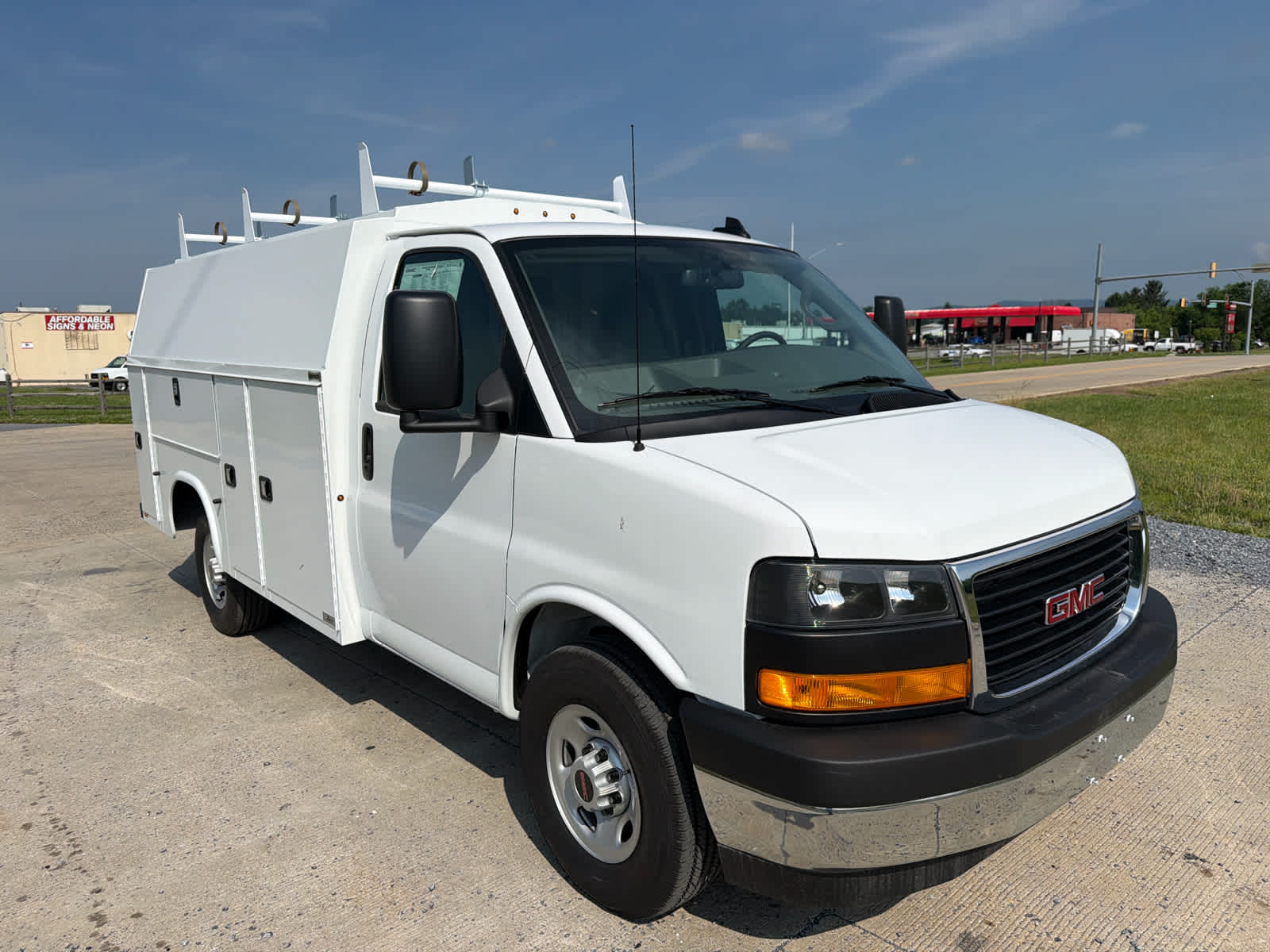2025 GMC Savana Cutaway Work Van