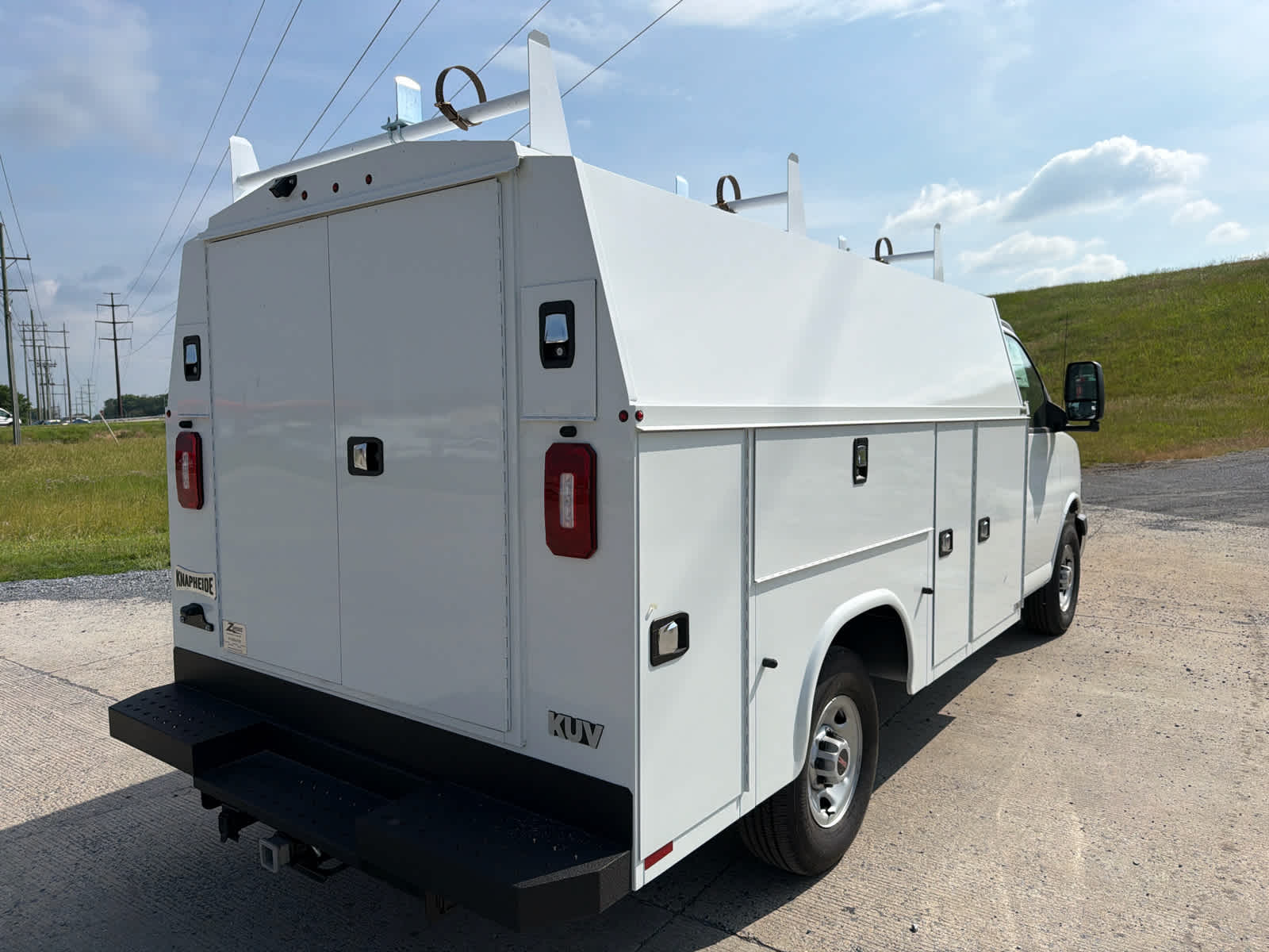 2025 GMC Savana Cutaway Work Van