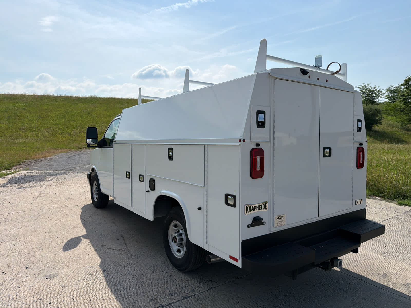 2025 GMC Savana Cutaway Work Van