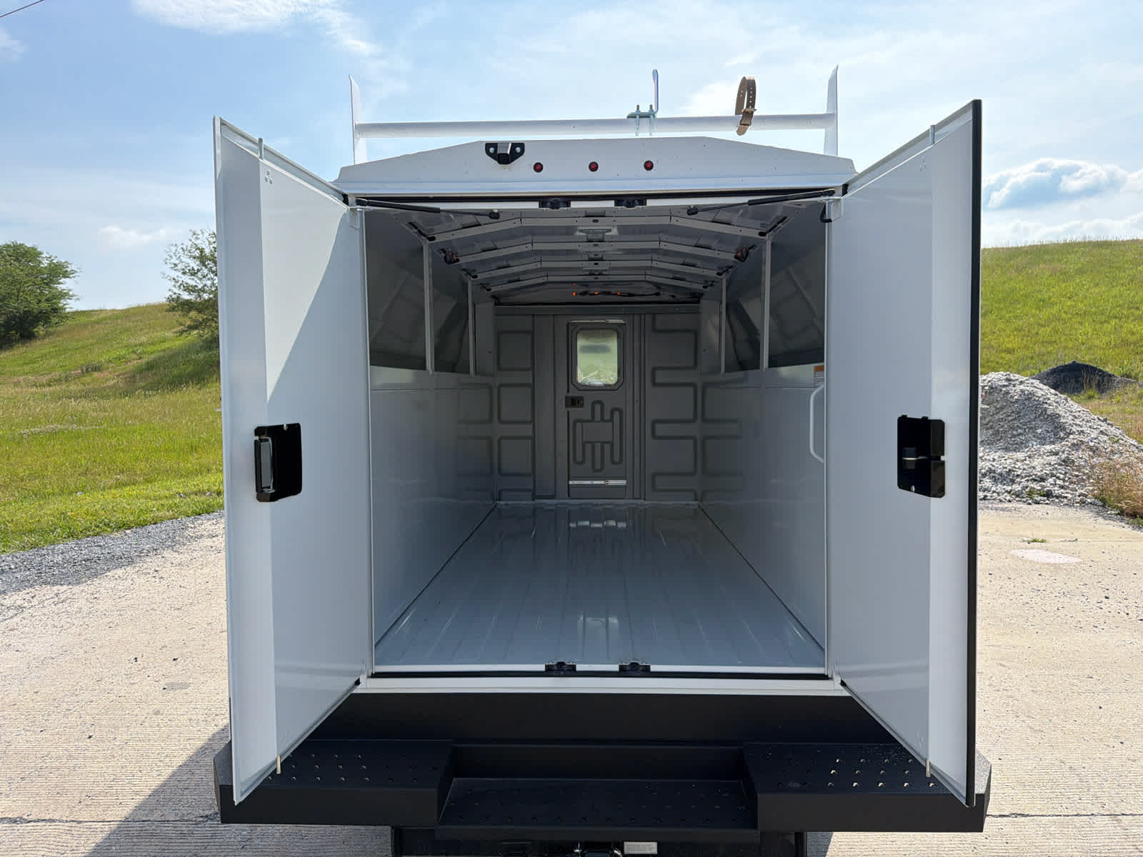 2025 GMC Savana Cutaway Work Van