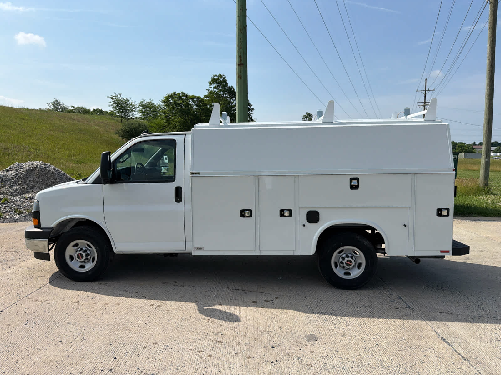 2025 GMC Savana Cutaway Work Van