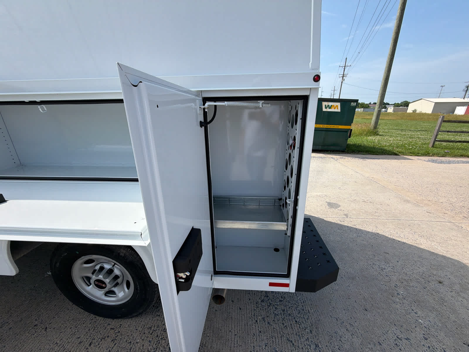 2025 GMC Savana Cutaway Work Van