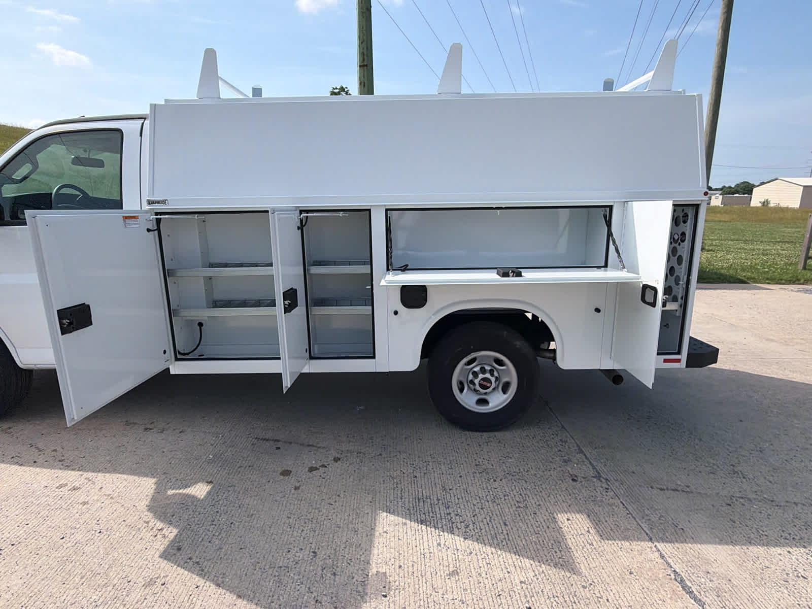 2025 GMC Savana Cutaway Work Van
