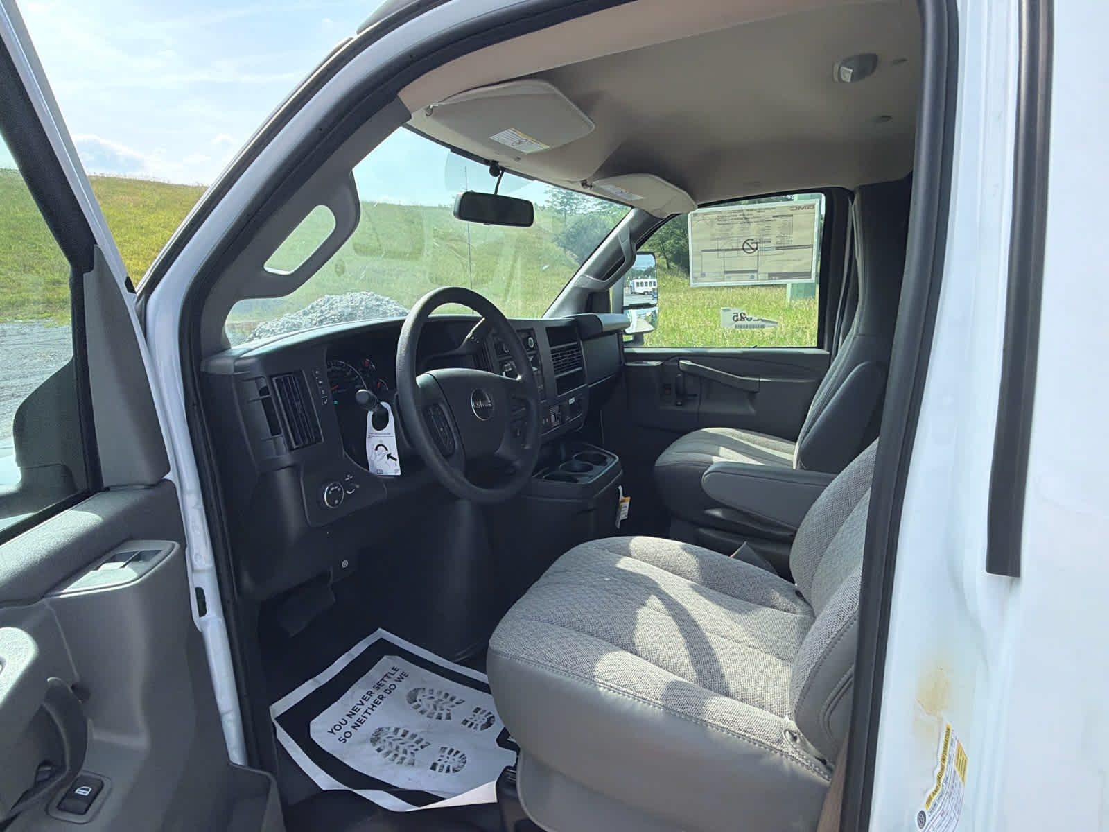 2025 GMC Savana Cutaway Work Van