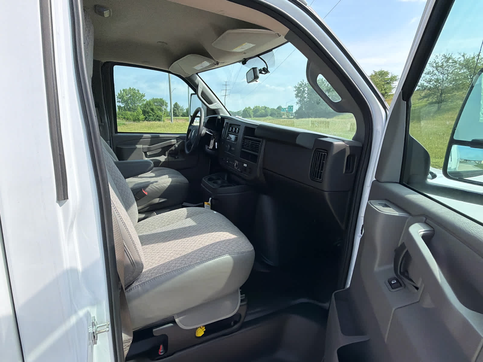 2025 GMC Savana Cutaway Work Van