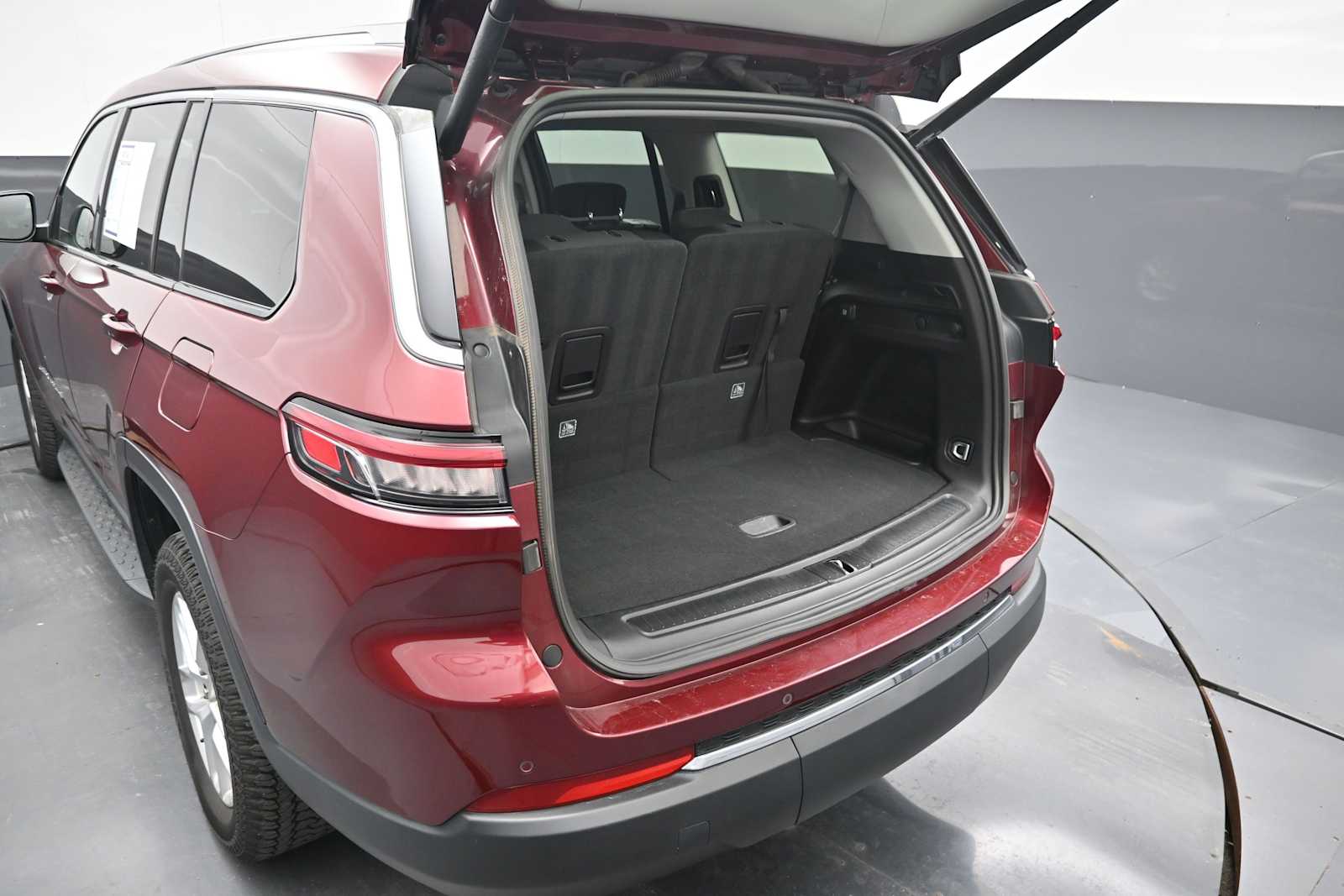 2022 Jeep Grand Cherokee L Laredo