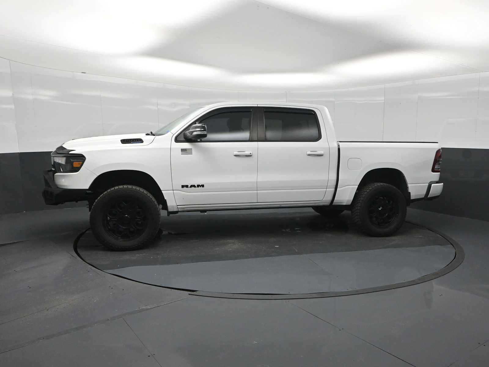 2021 Ram 1500 Big Horn Crew Cab 4x4 5'7" Box