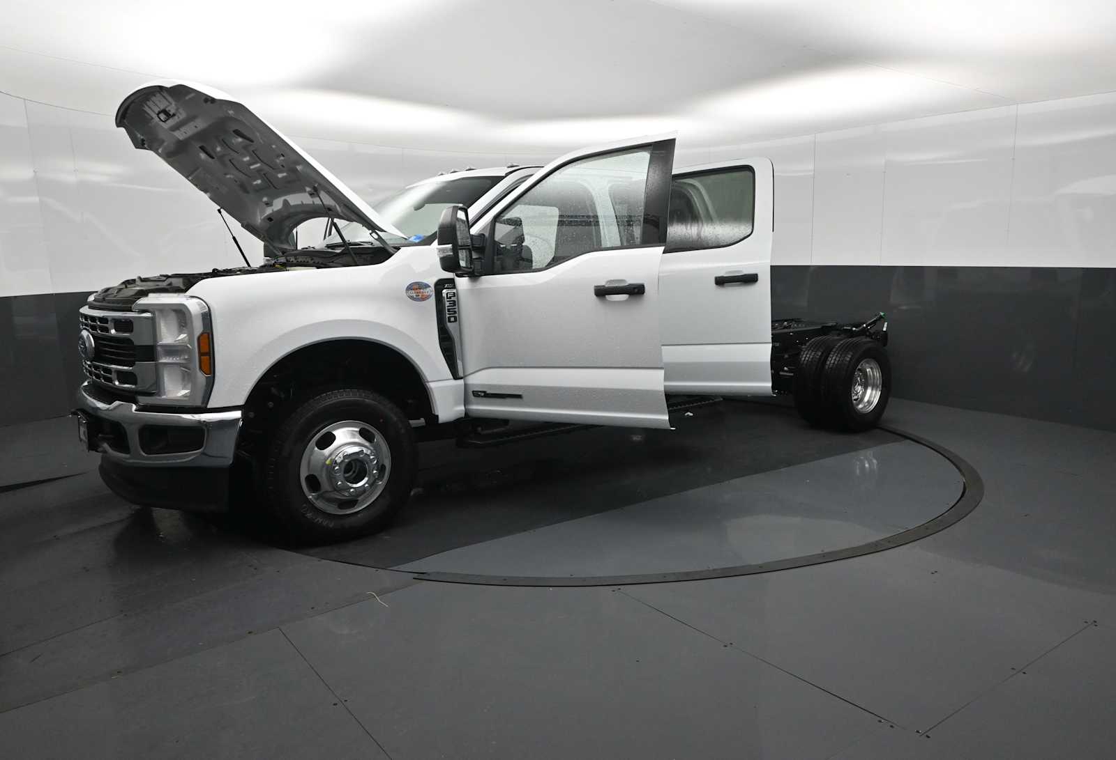2026 Ford F-350 Chassis XL