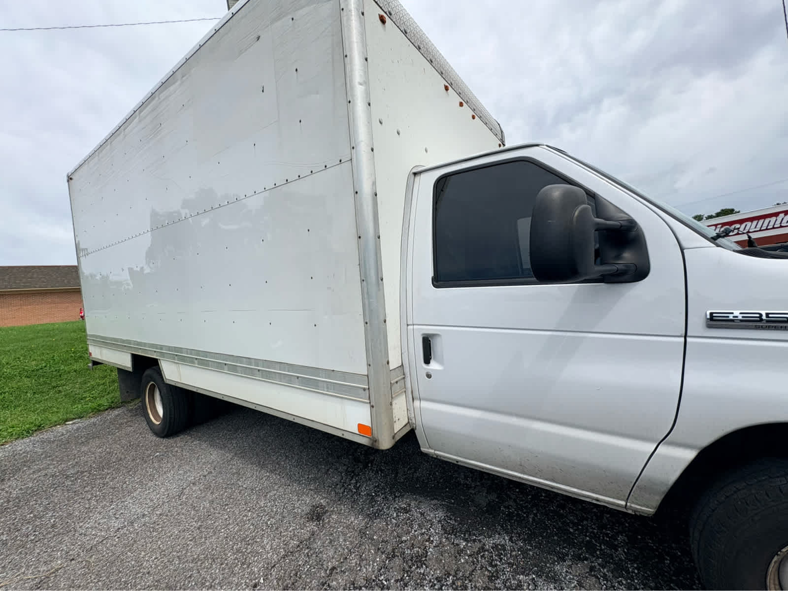 2021 Ford E-350 Cutaway 