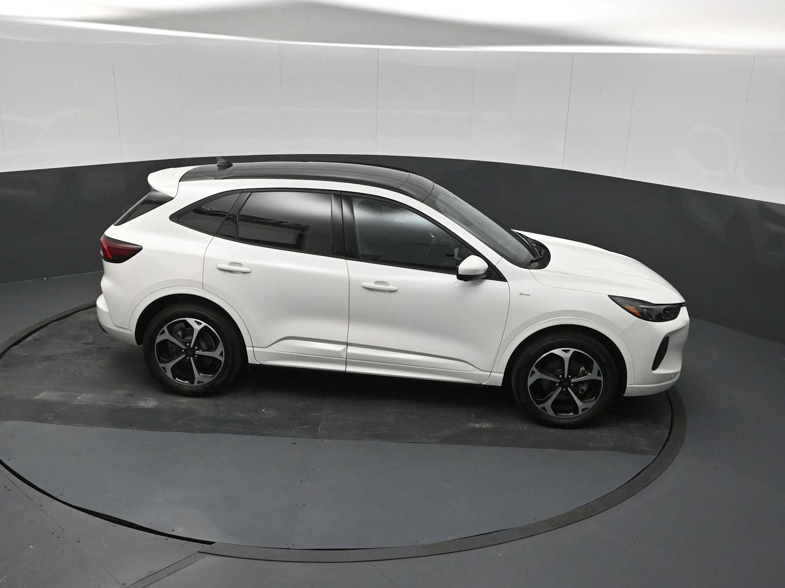 2025 Ford Escape ST-Line Elite