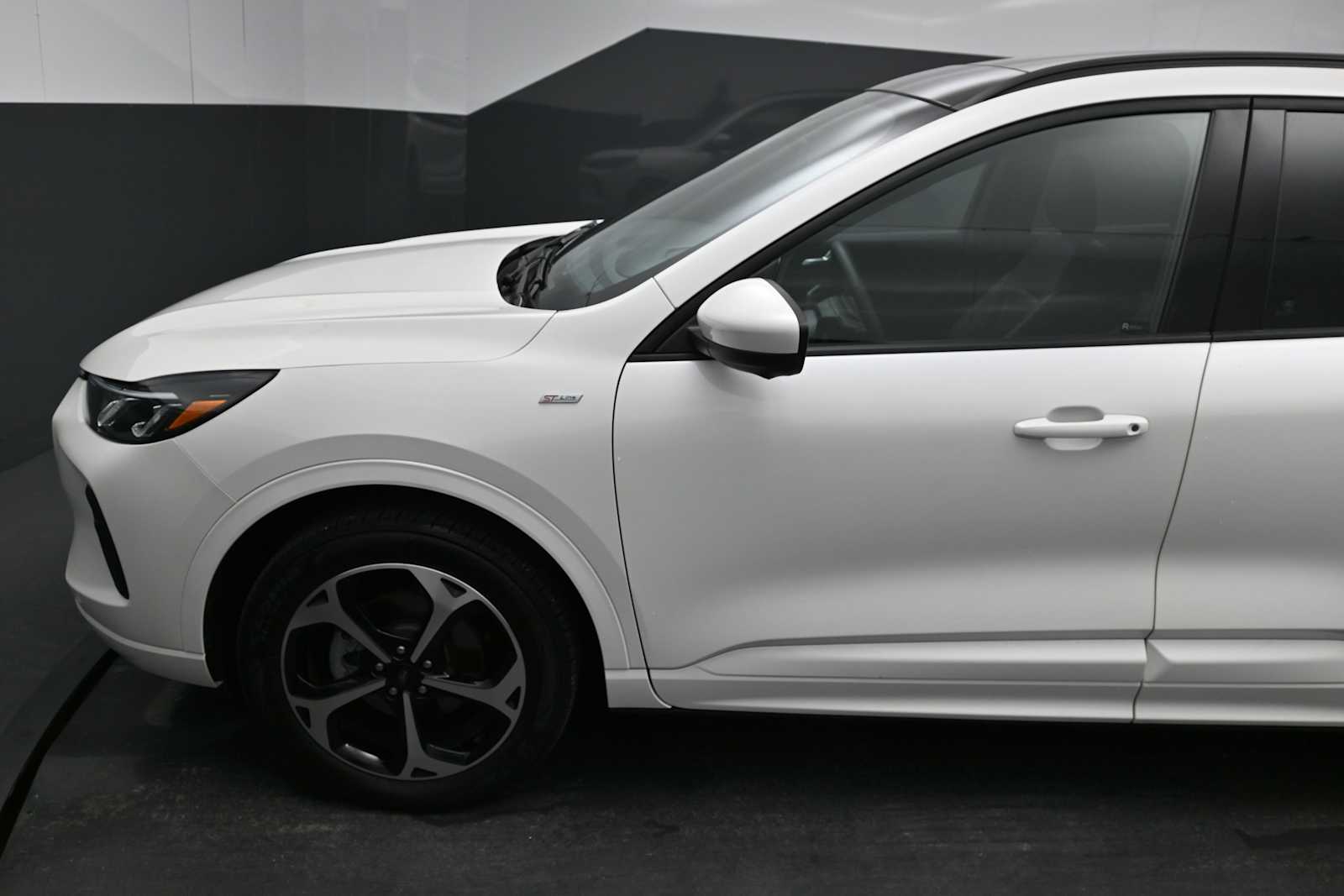 2025 Ford Escape ST-Line Elite