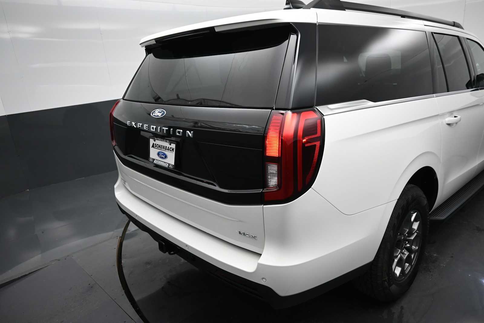 2027 Ford Expedition MAX Active