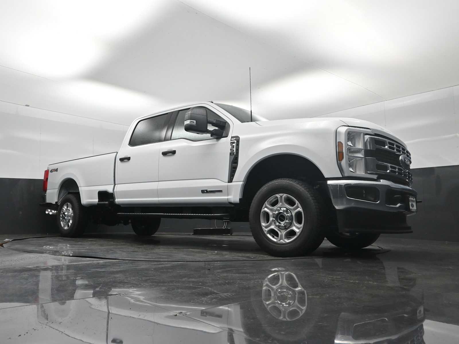 2026 Ford F-350 Super Duty XLT