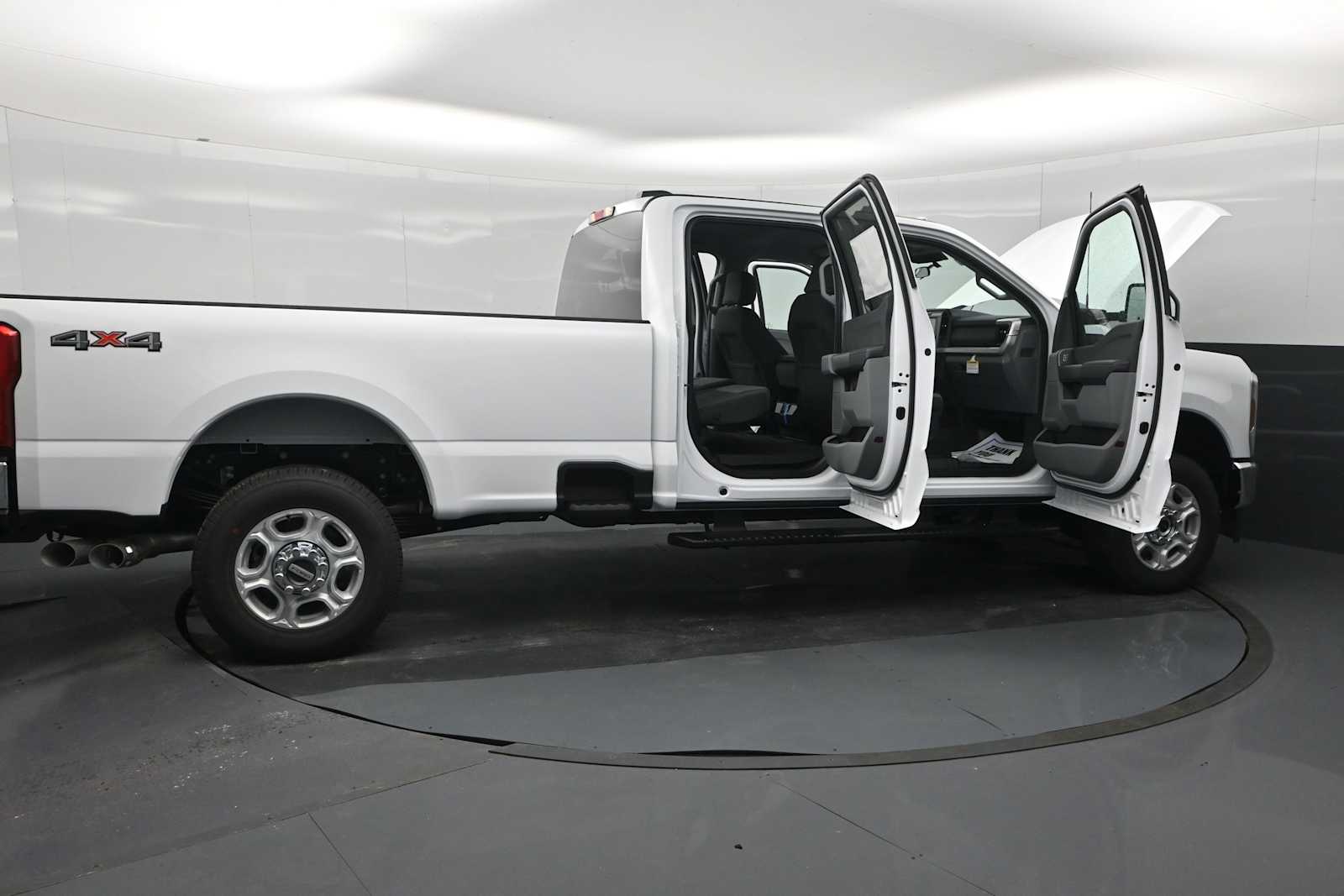2026 Ford F-350 Super Duty XLT