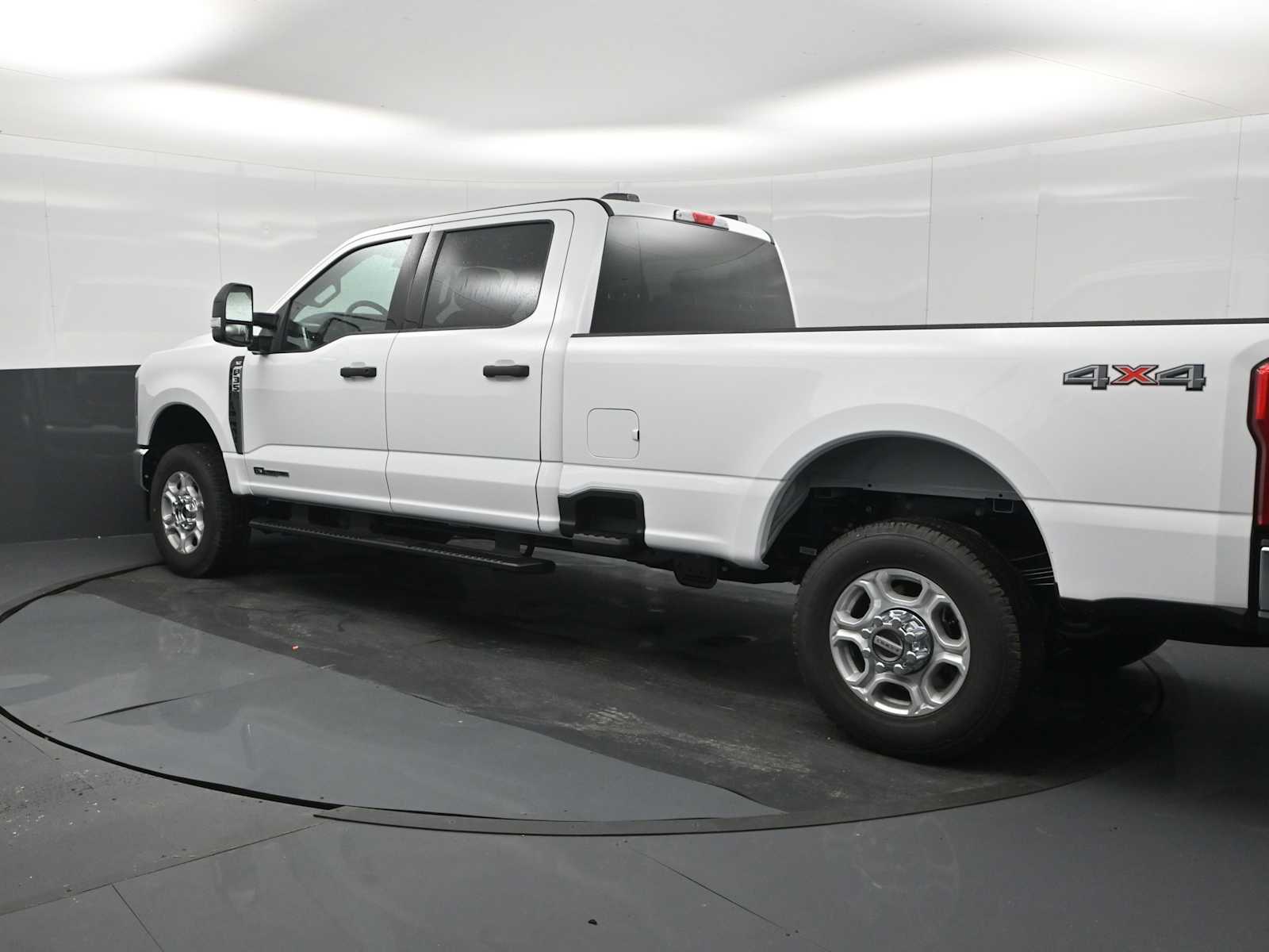 2026 Ford F-350 Super Duty XLT