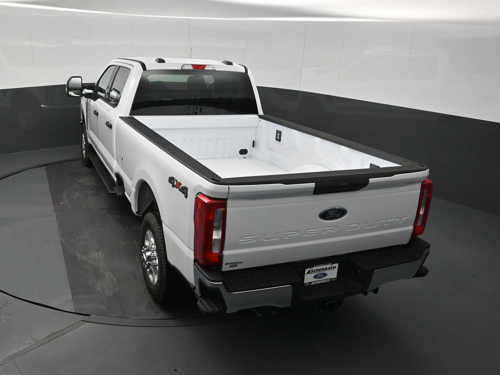 2026 Ford F-350 Super Duty XLT