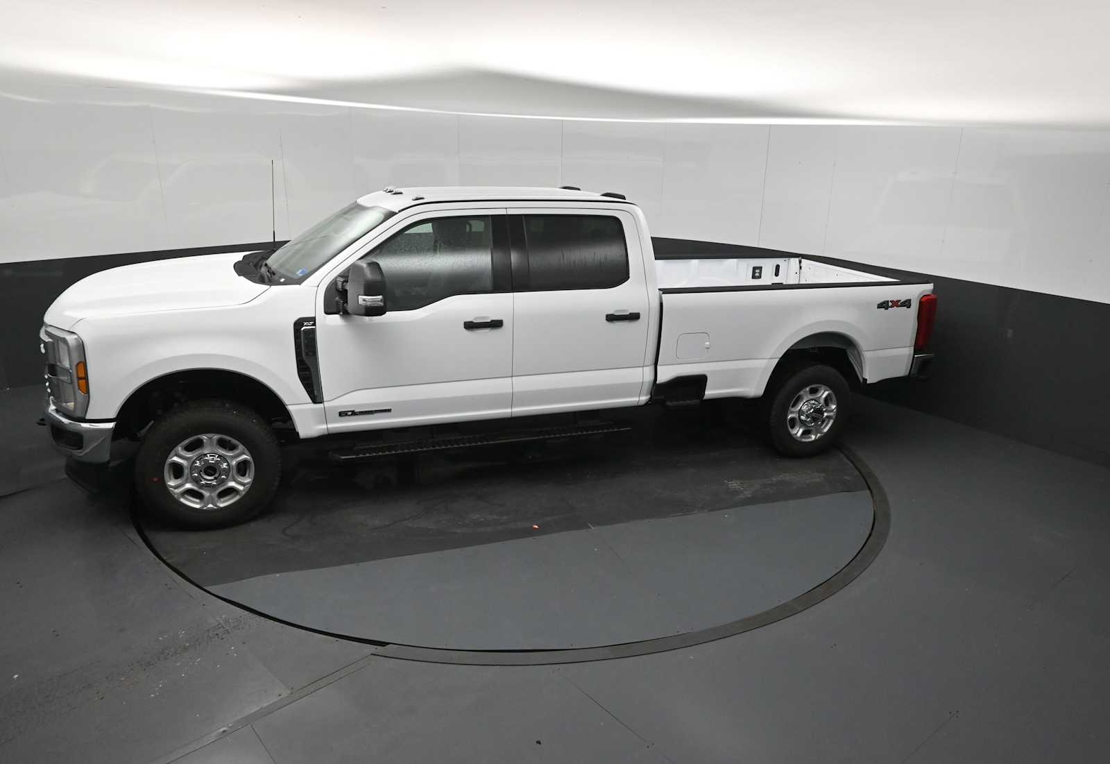 2026 Ford F-350 Super Duty XLT