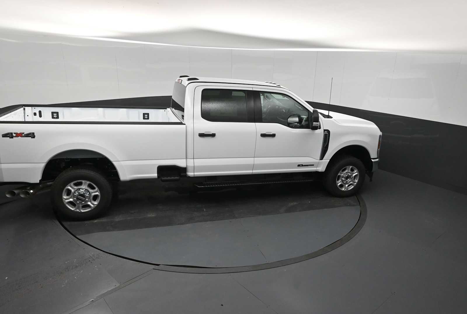 2026 Ford F-350 Super Duty XLT