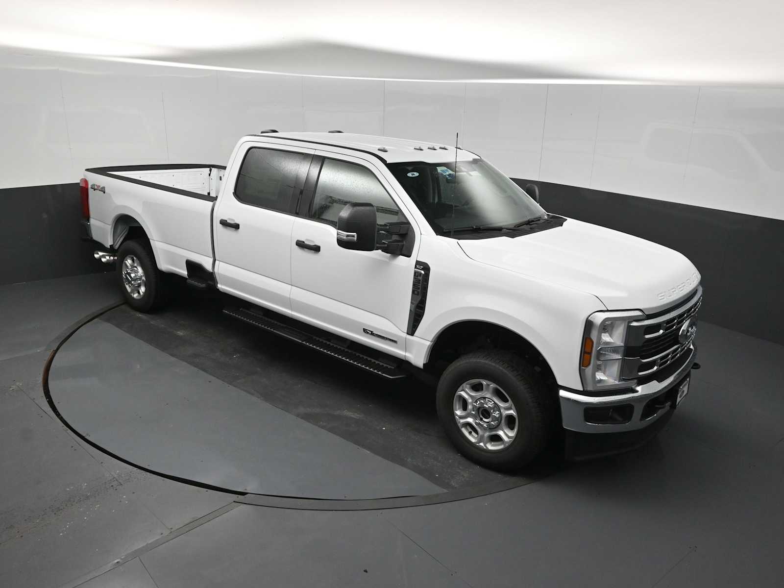2026 Ford F-350 Super Duty XLT
