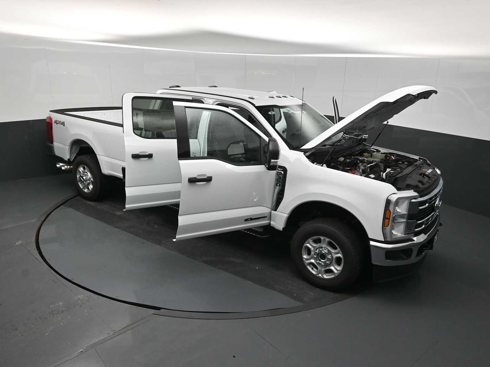 2026 Ford F-350 Super Duty XLT