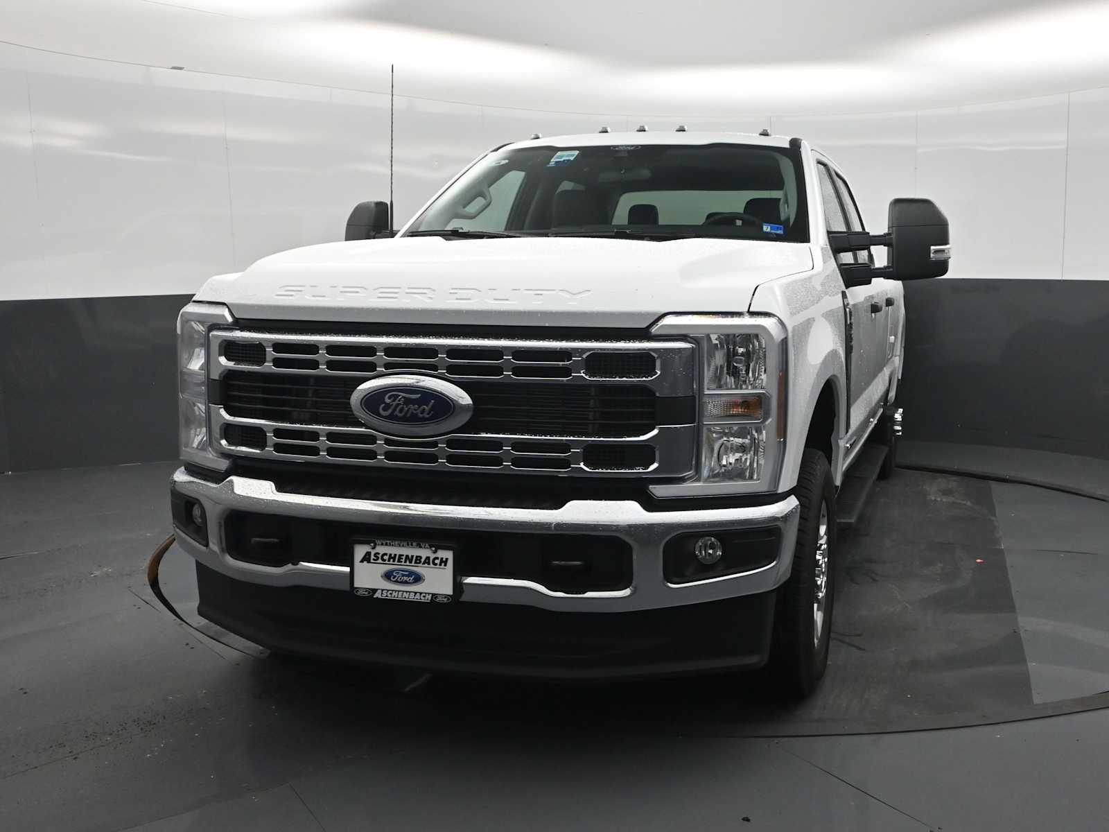 2026 Ford F-350 Super Duty XLT