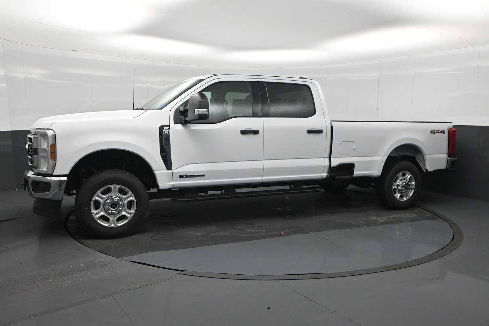 2026 Ford F-350 Super Duty XLT