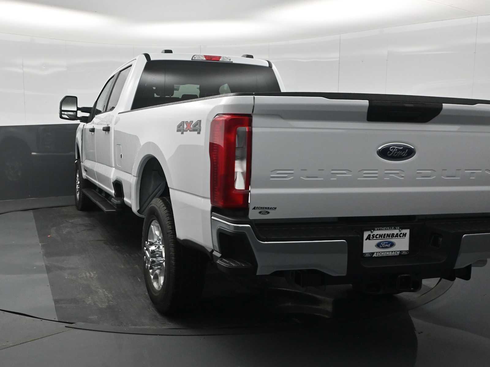 2026 Ford F-350 Super Duty XLT