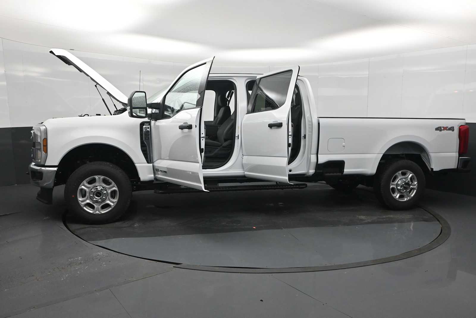 2026 Ford F-350 Super Duty XLT
