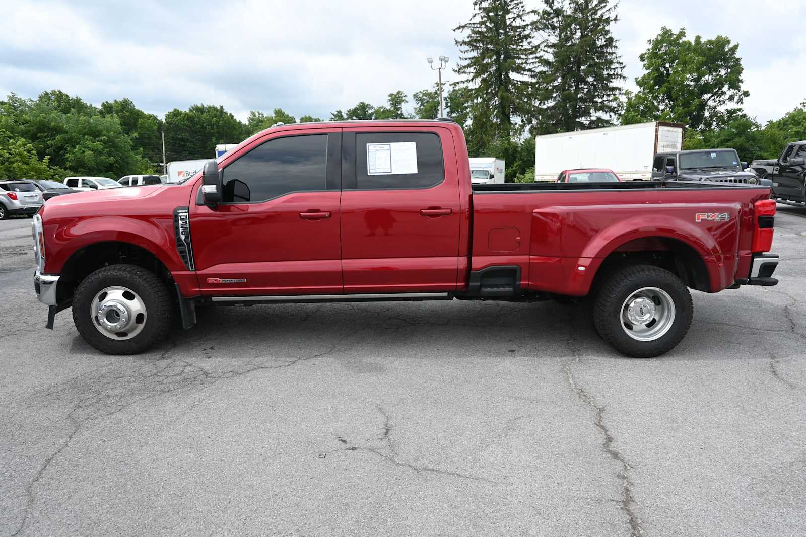 2025 Ford F-350 Super Duty LARIAT