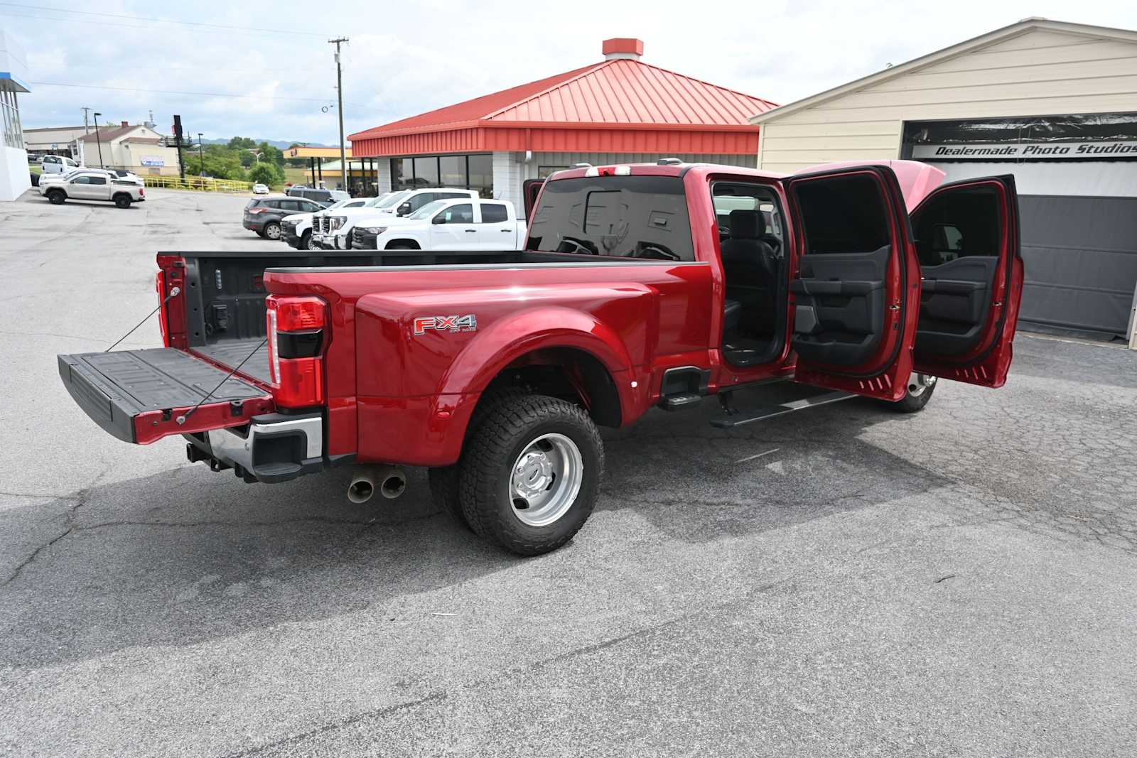2025 Ford F-350 Super Duty LARIAT