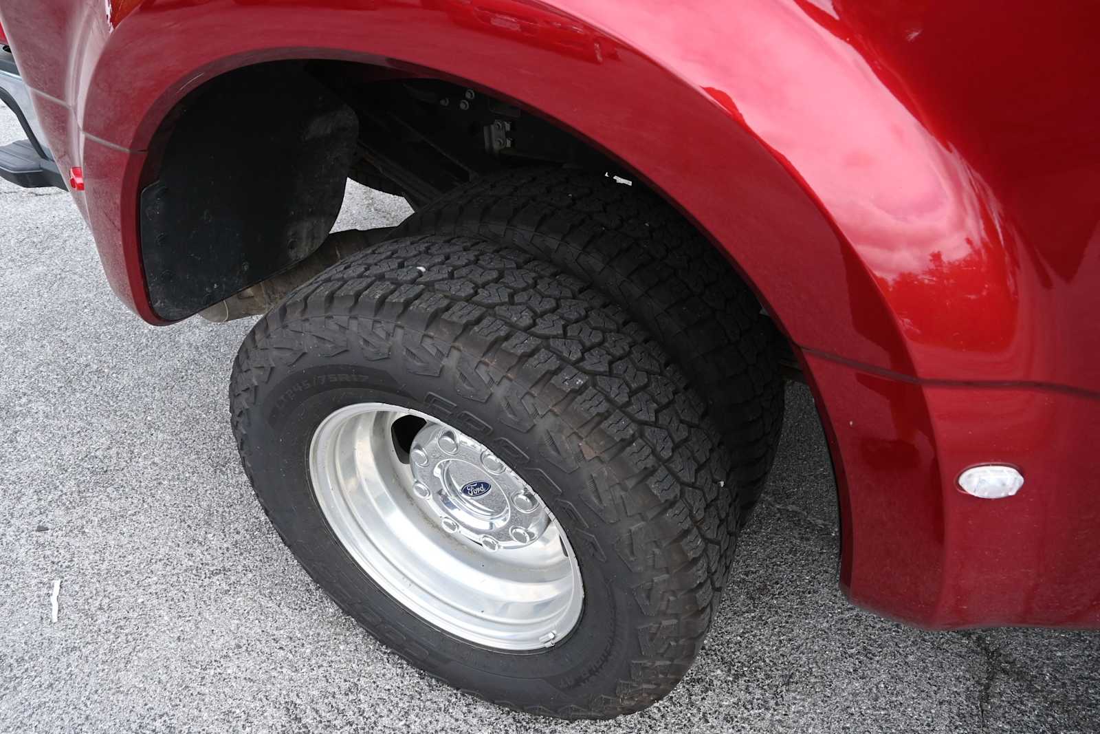 2025 Ford F-350 Super Duty LARIAT
