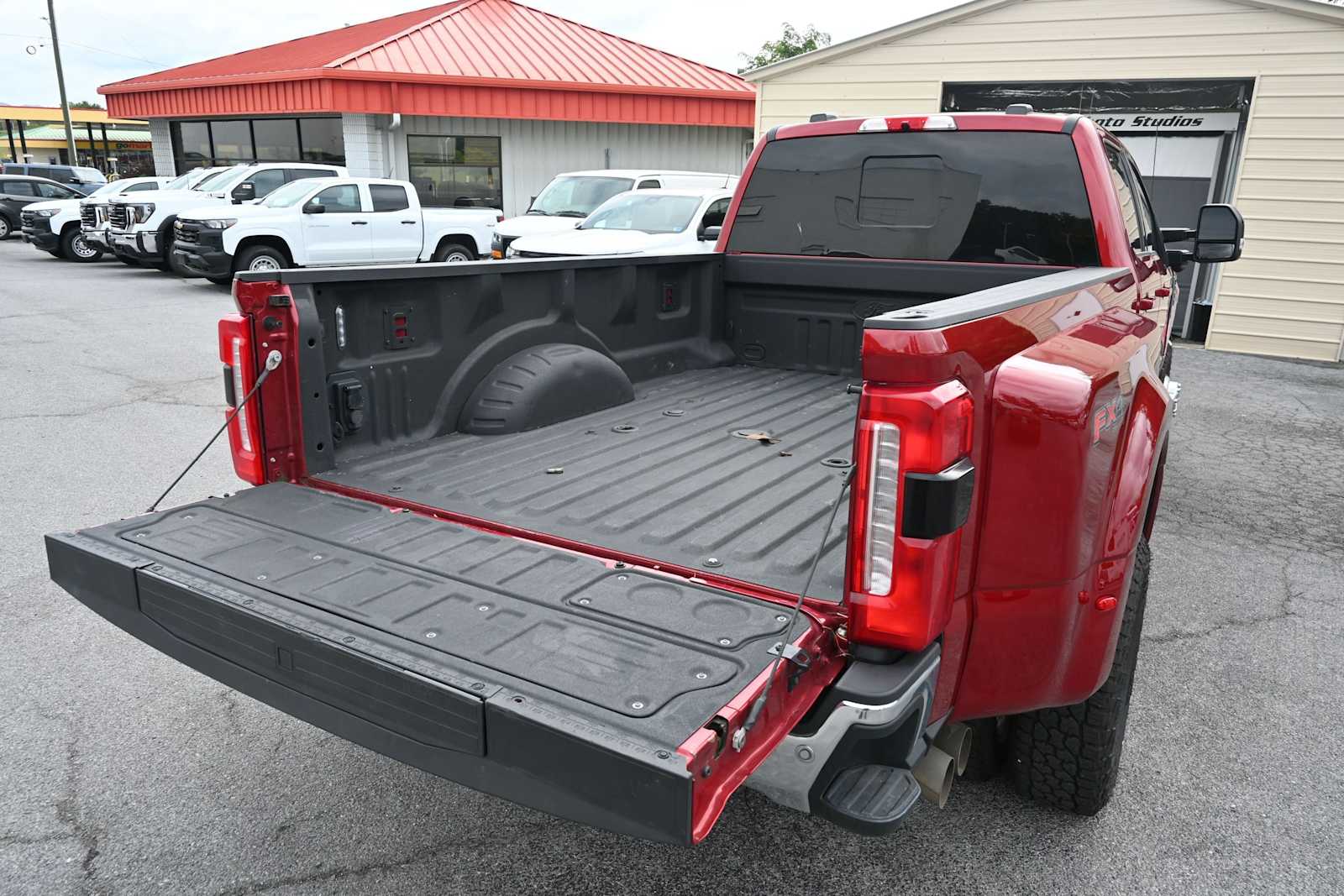 2025 Ford F-350 Super Duty LARIAT