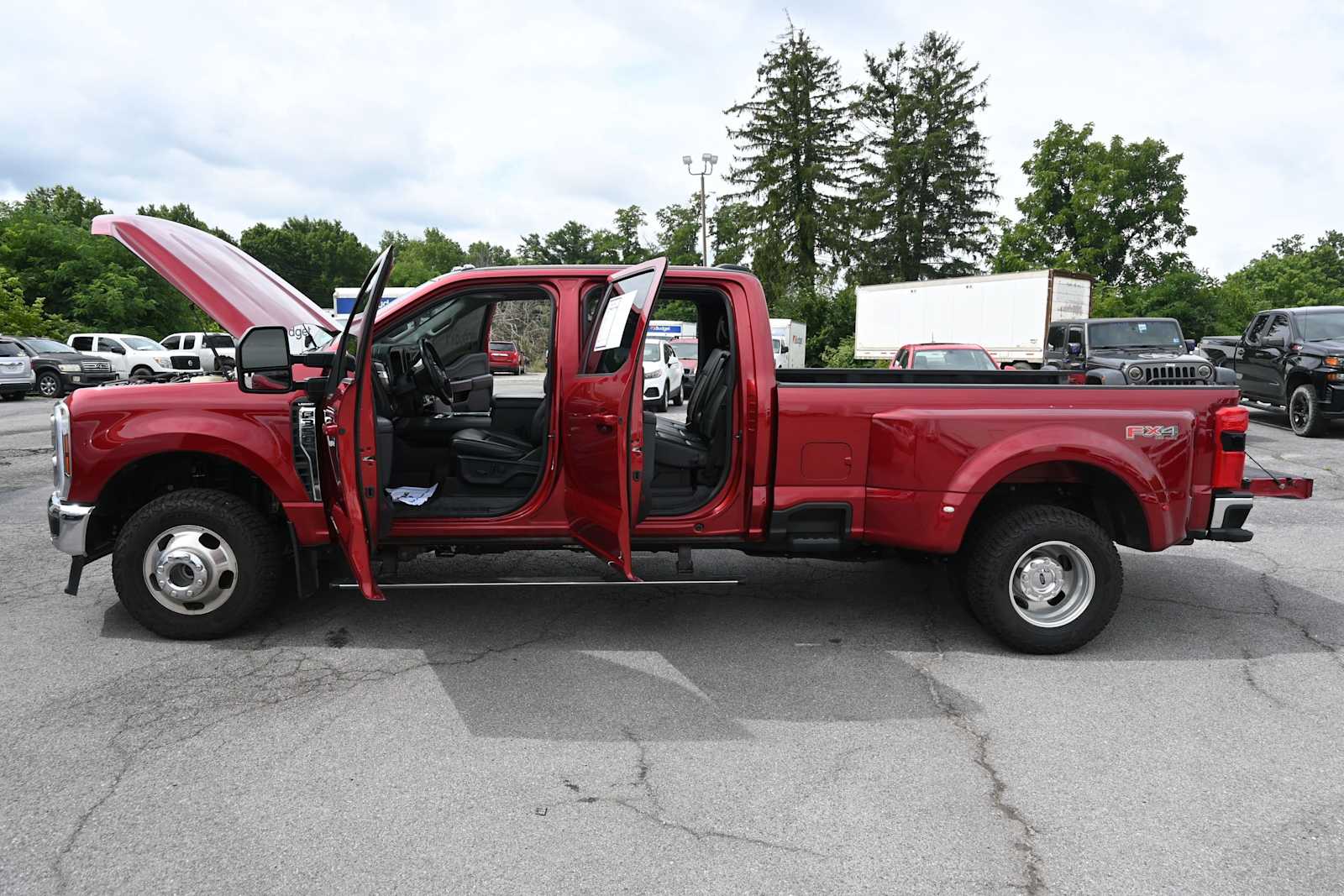 2025 Ford F-350 Super Duty LARIAT
