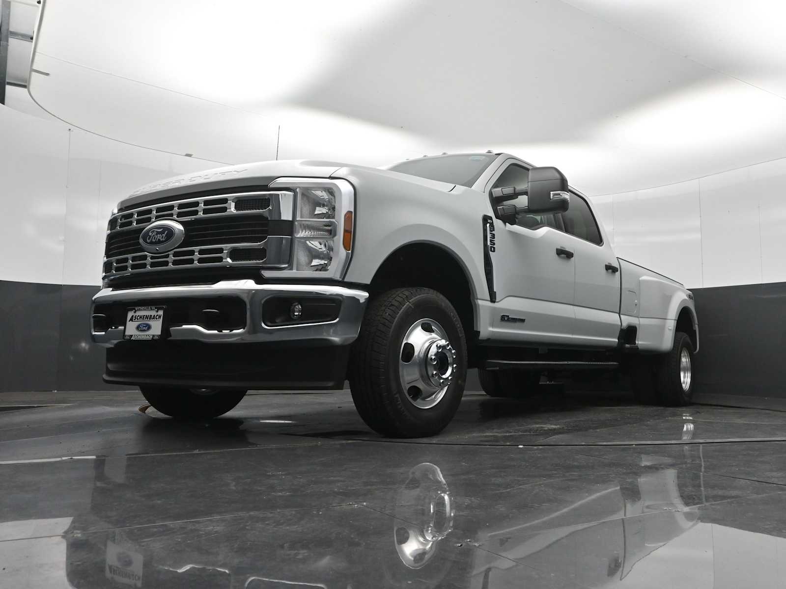 2026 Ford F-350 Super Duty XLT
