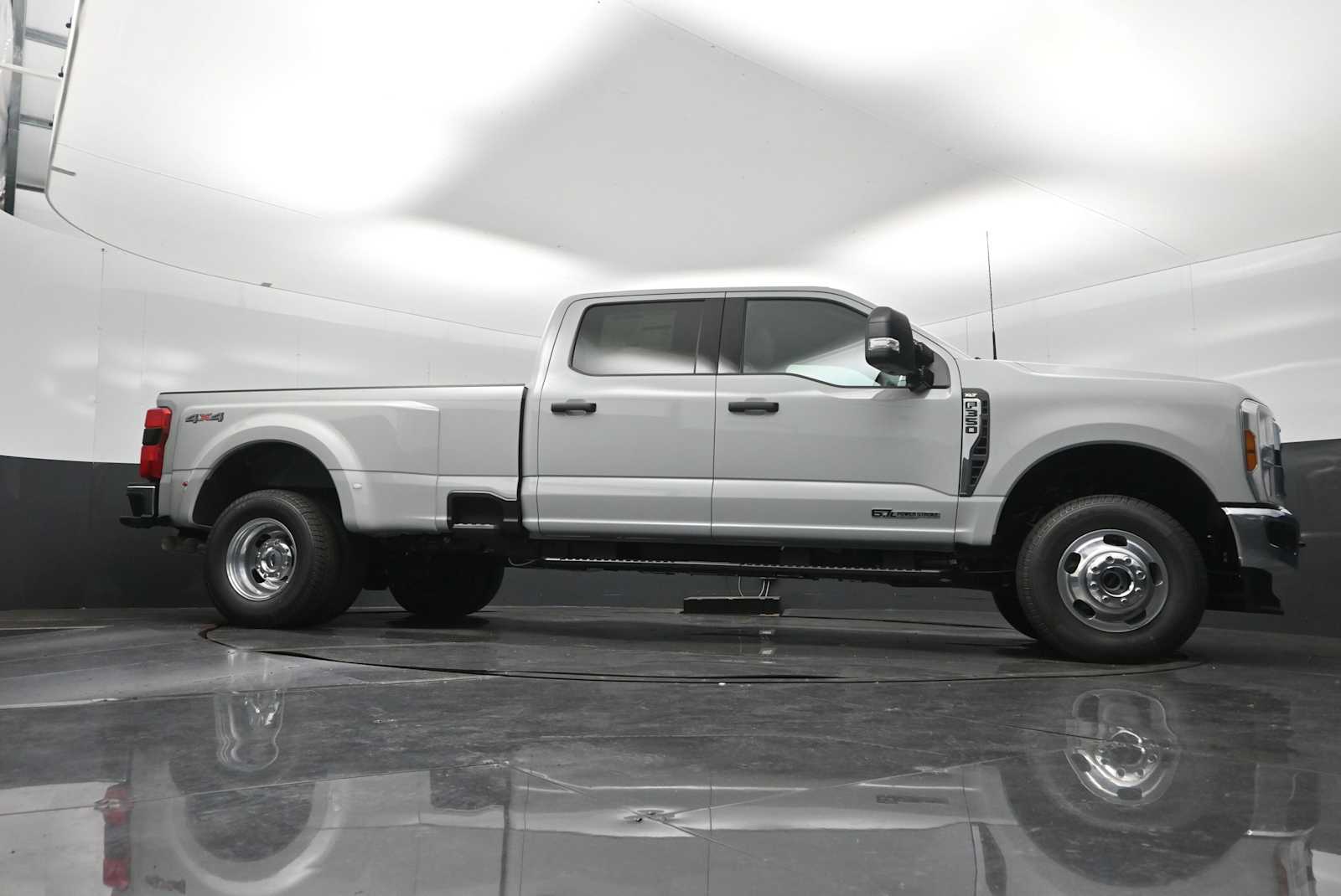 2026 Ford F-350 Super Duty XLT