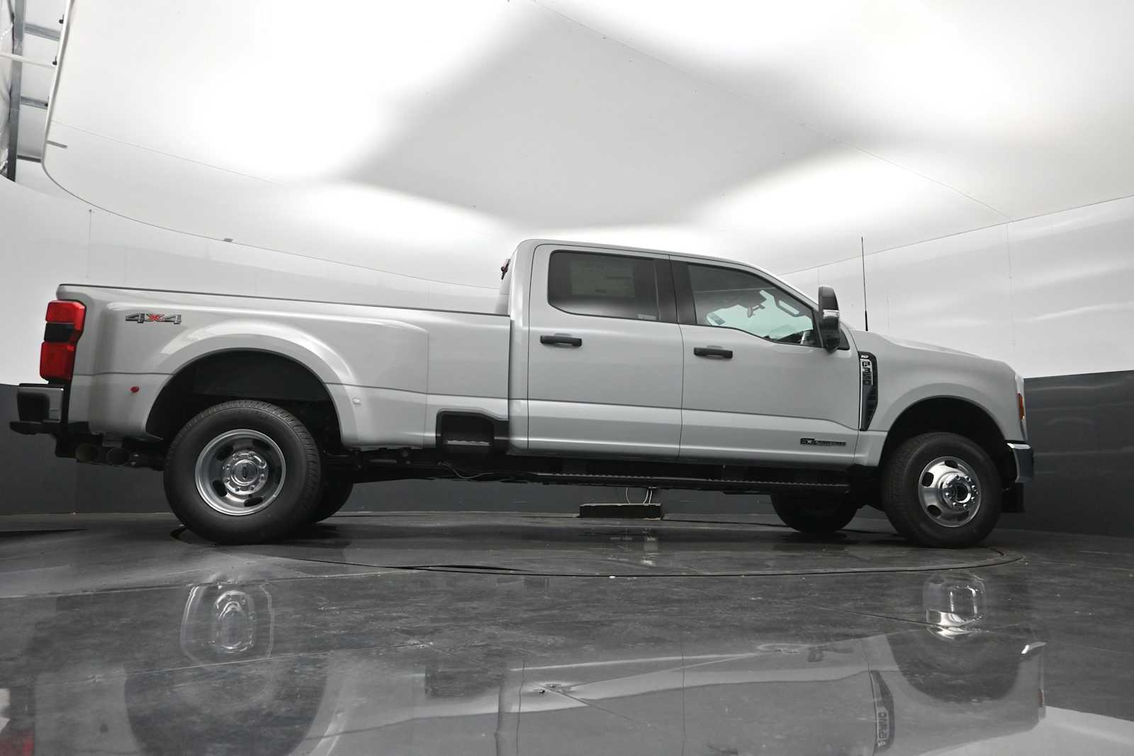 2026 Ford F-350 Super Duty XLT