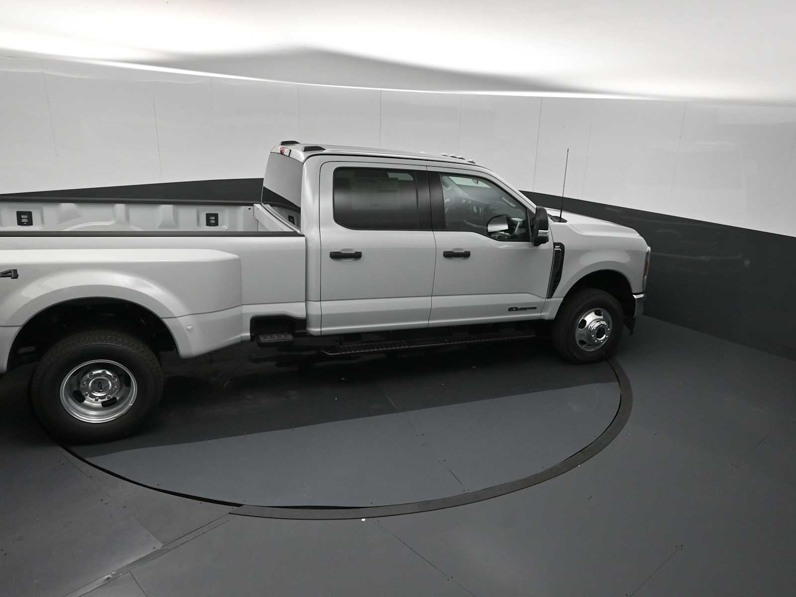 2026 Ford F-350 Super Duty XLT