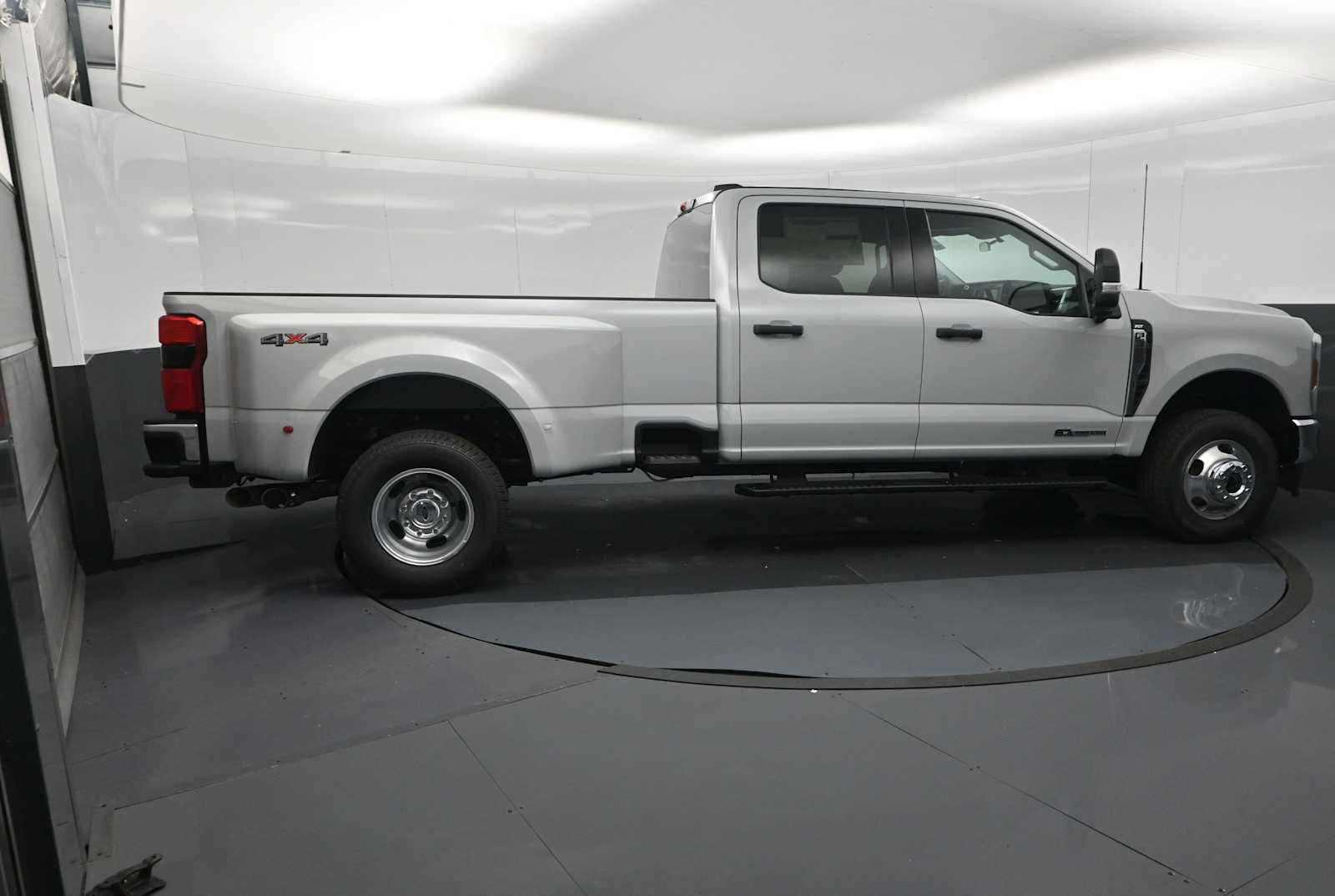 2026 Ford F-350 Super Duty XLT