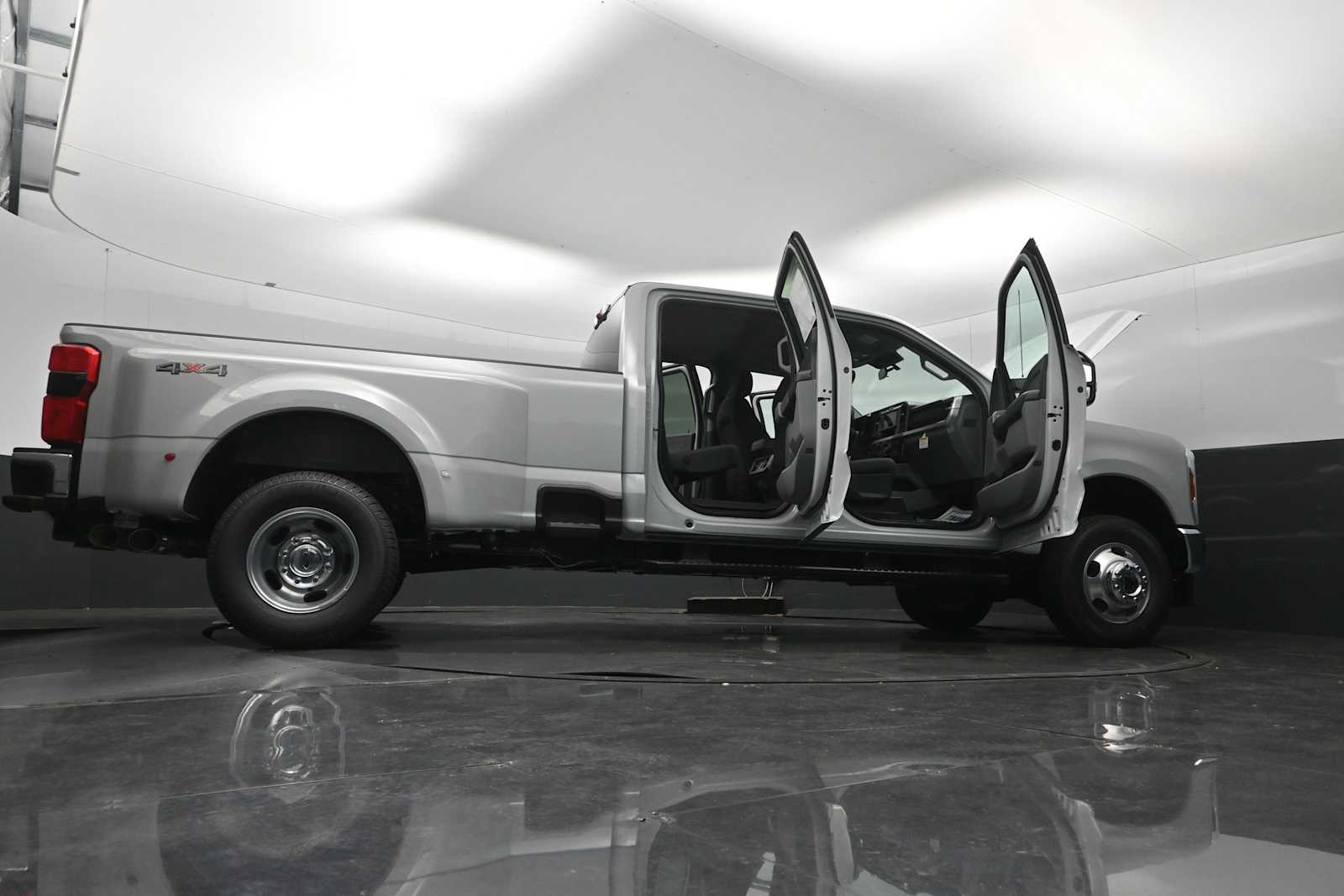 2026 Ford F-350 Super Duty XLT