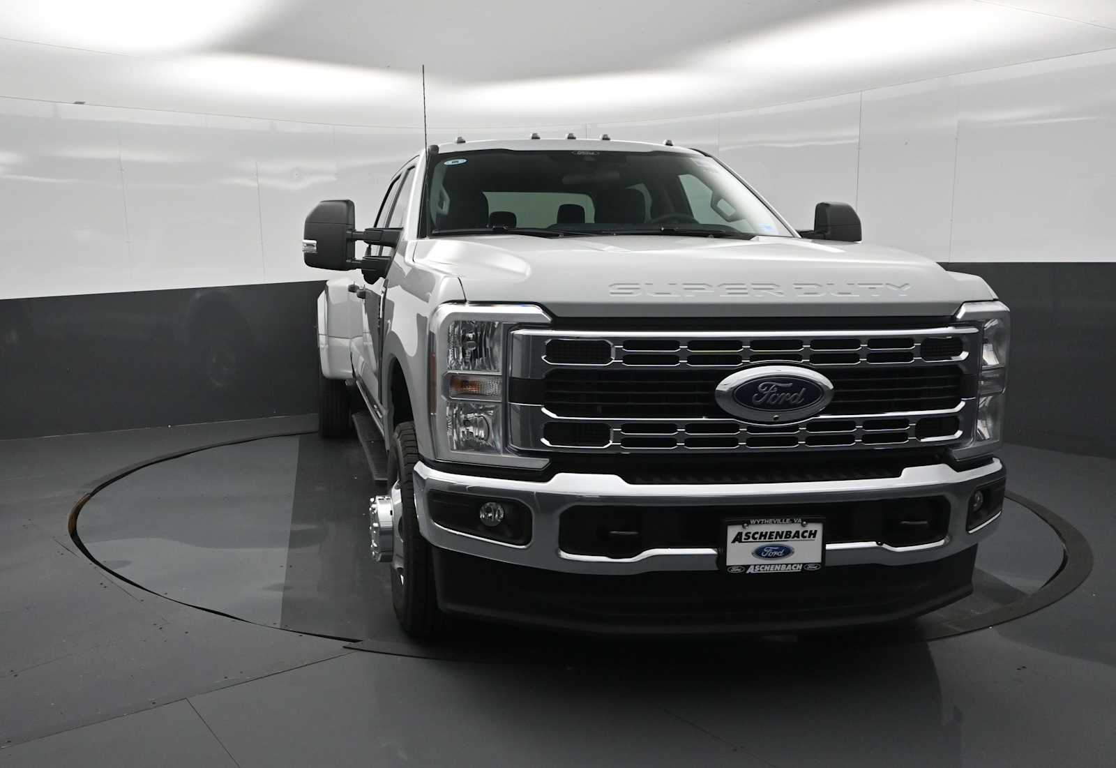2026 Ford F-350 Super Duty XLT