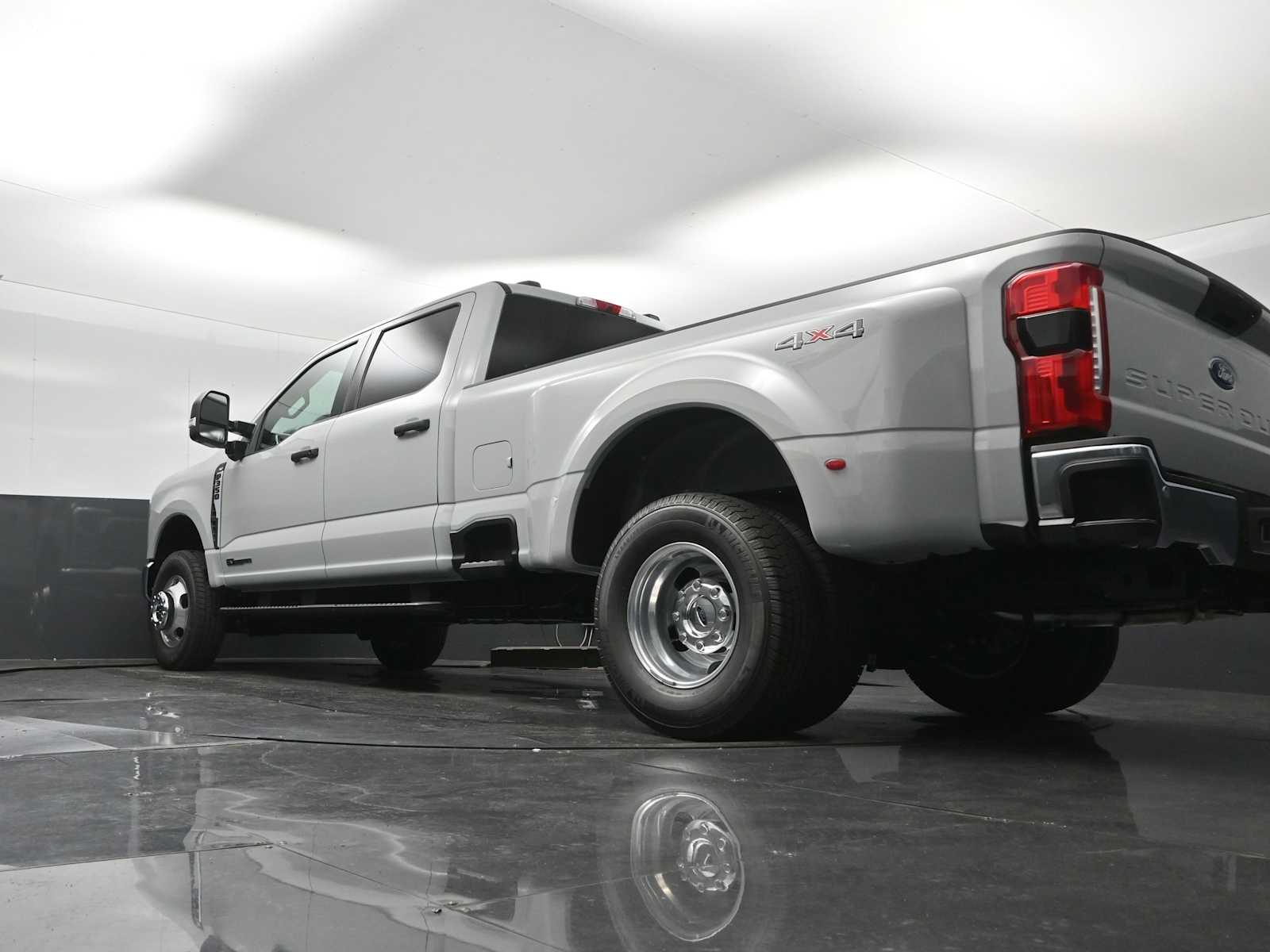 2026 Ford F-350 Super Duty XLT