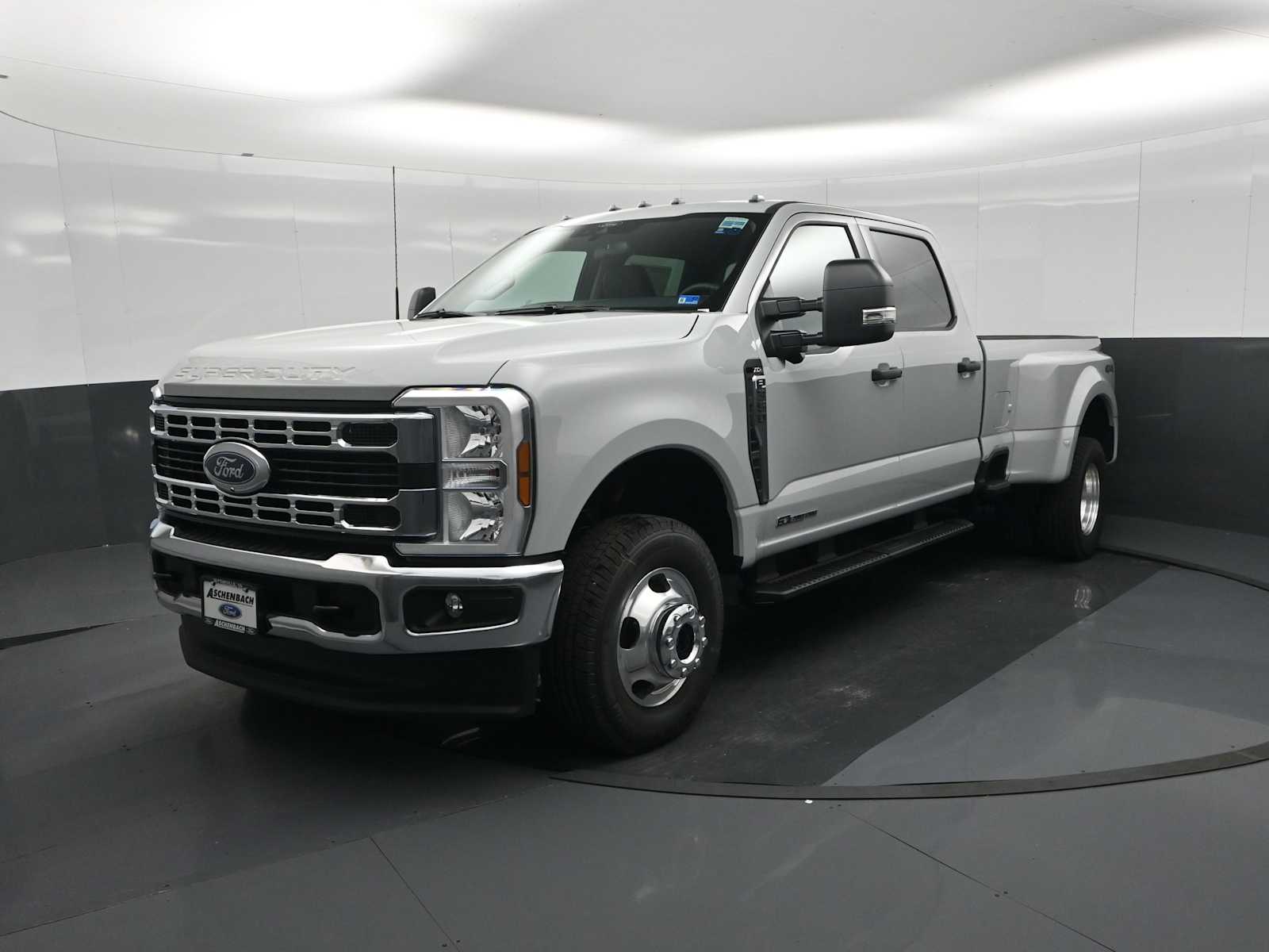 2026 Ford F-350 Super Duty XLT