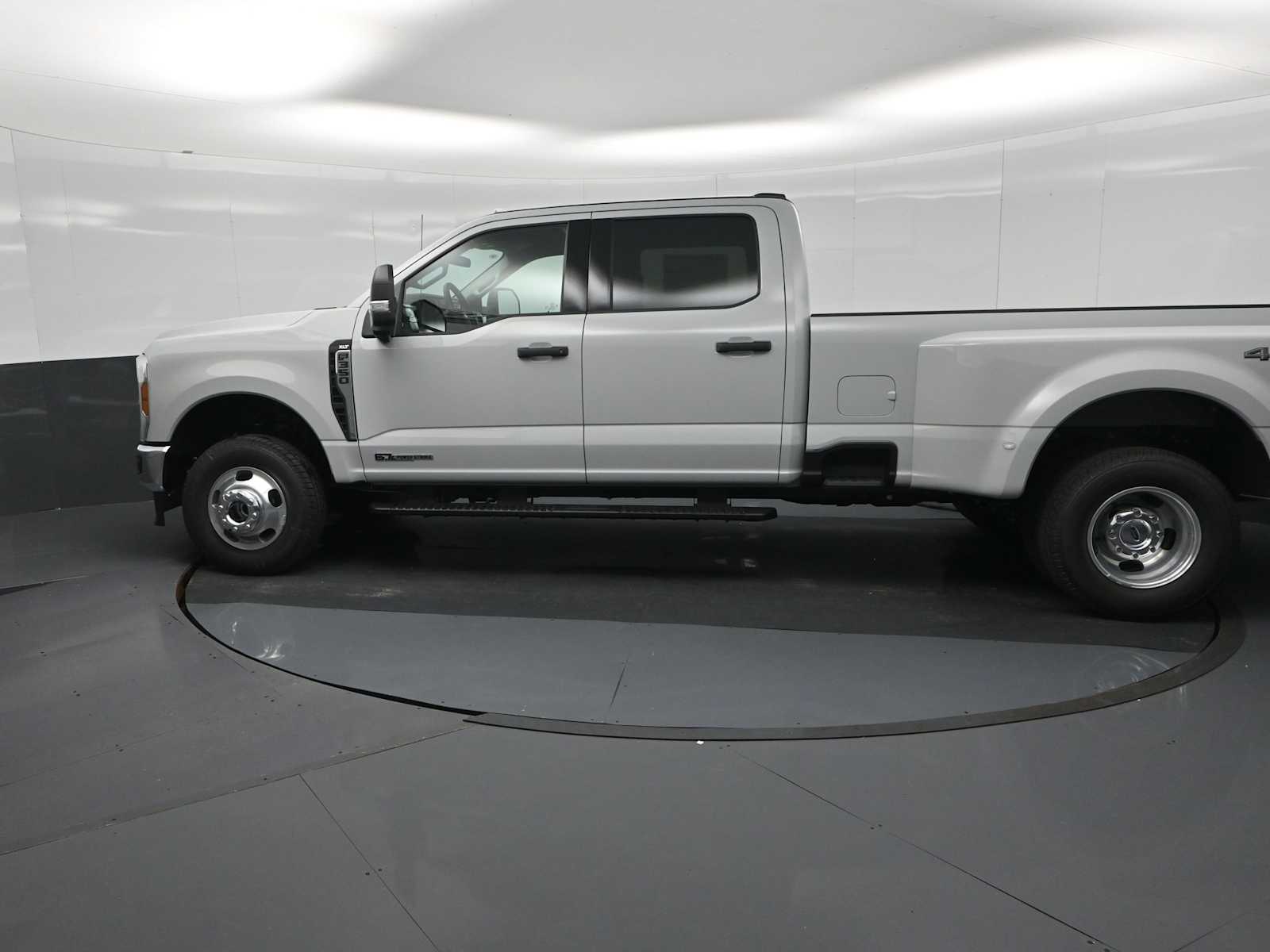 2026 Ford F-350 Super Duty XLT