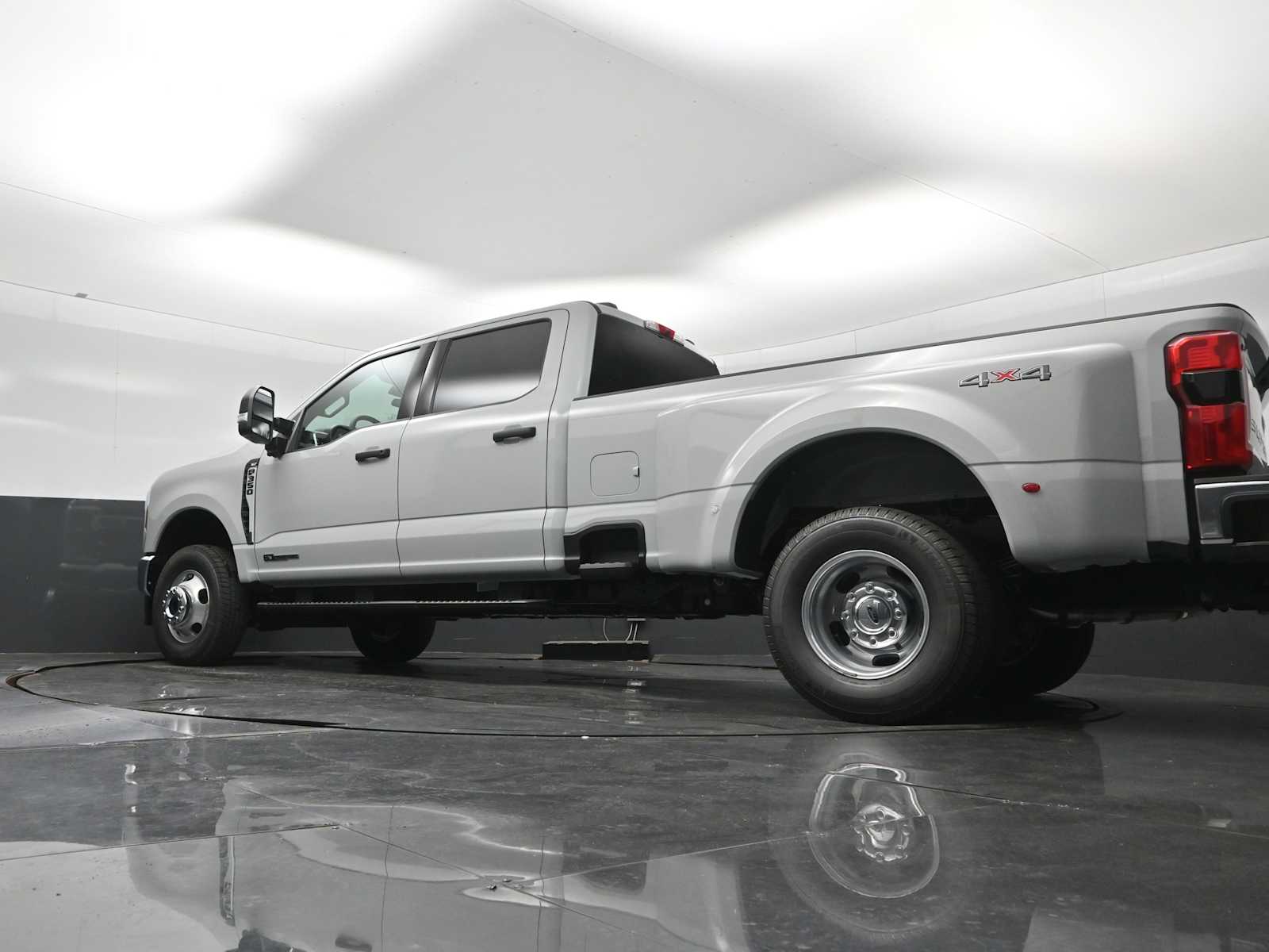 2026 Ford F-350 Super Duty XLT