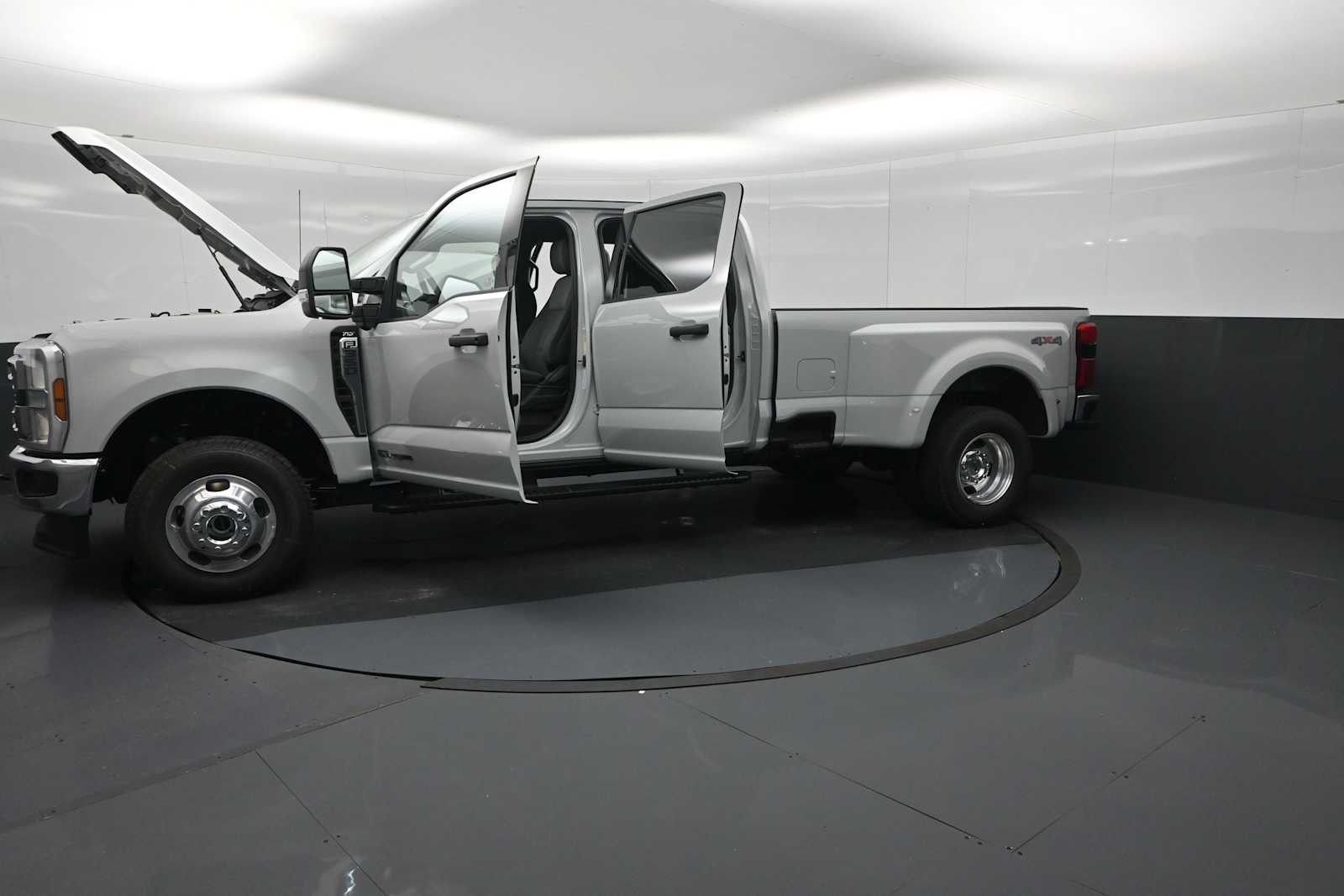 2026 Ford F-350 Super Duty XLT