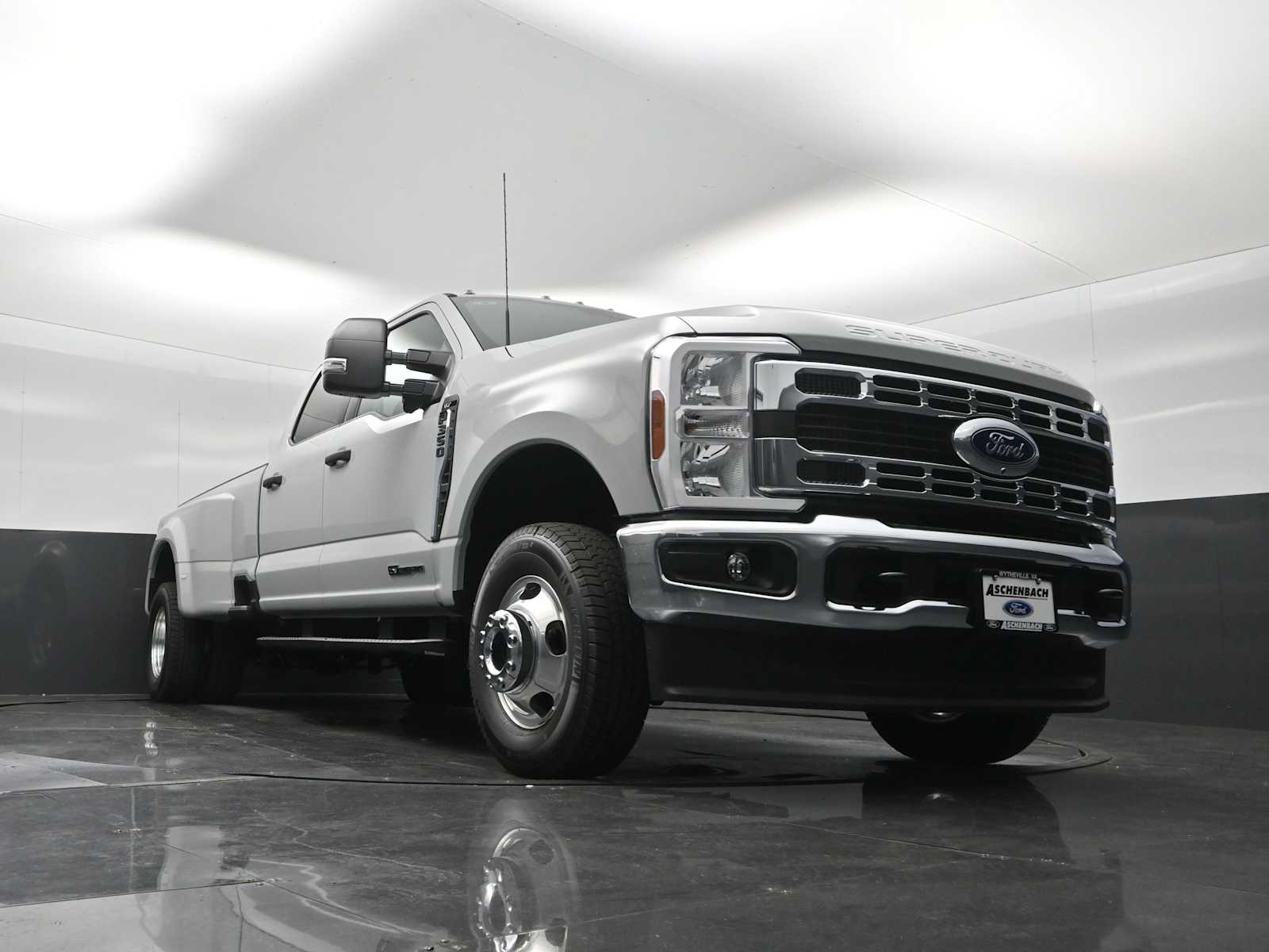 2026 Ford F-350 Super Duty XLT