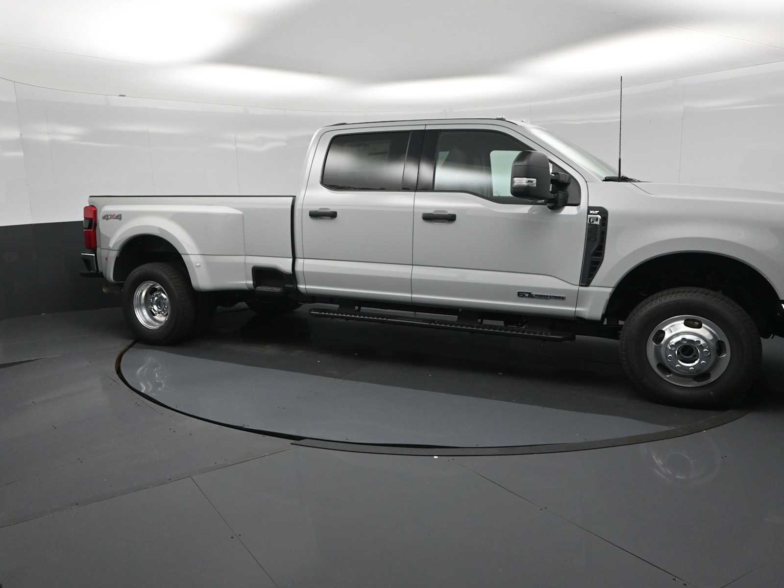 2026 Ford F-350 Super Duty XLT