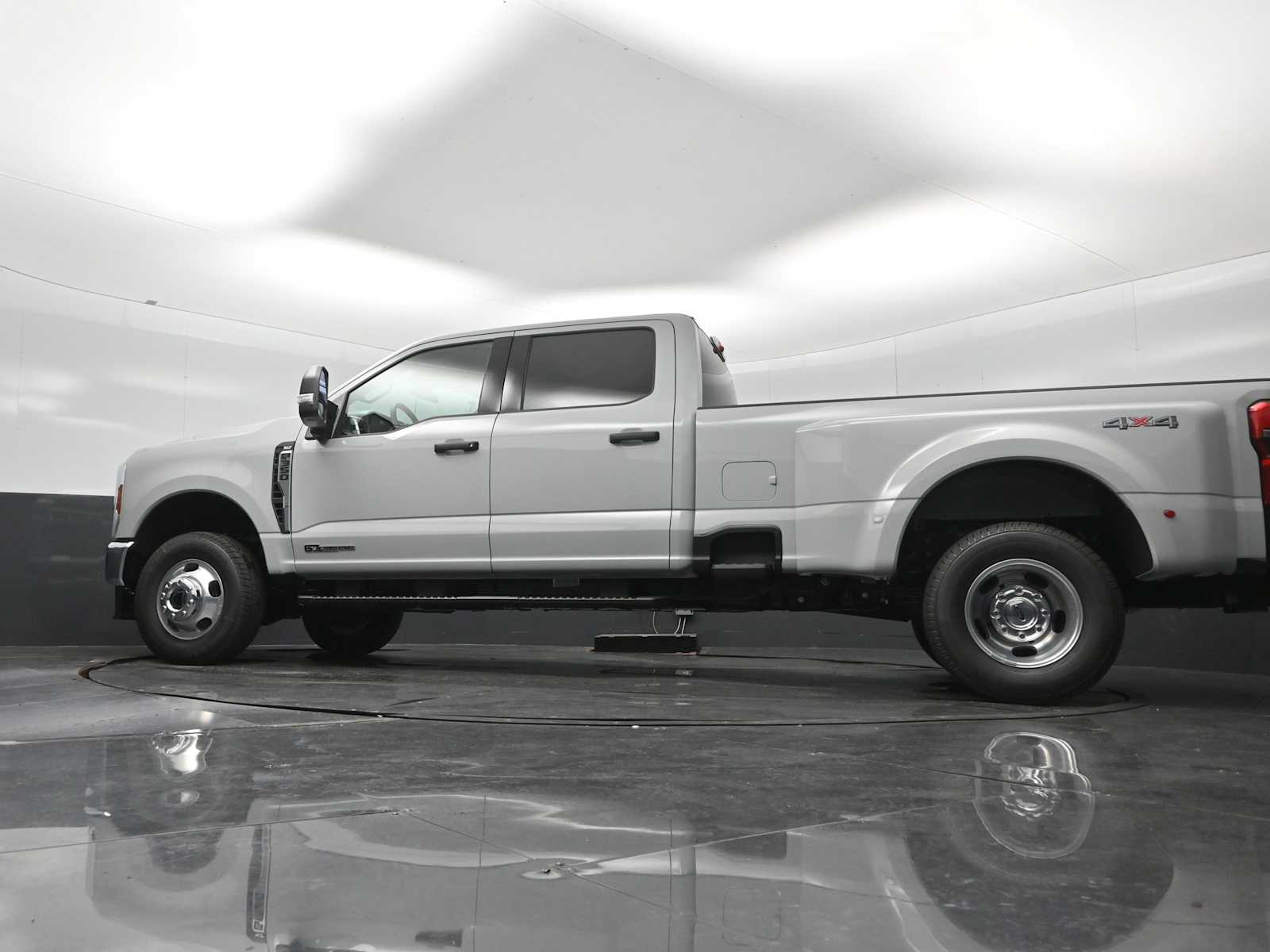 2026 Ford F-350 Super Duty XLT